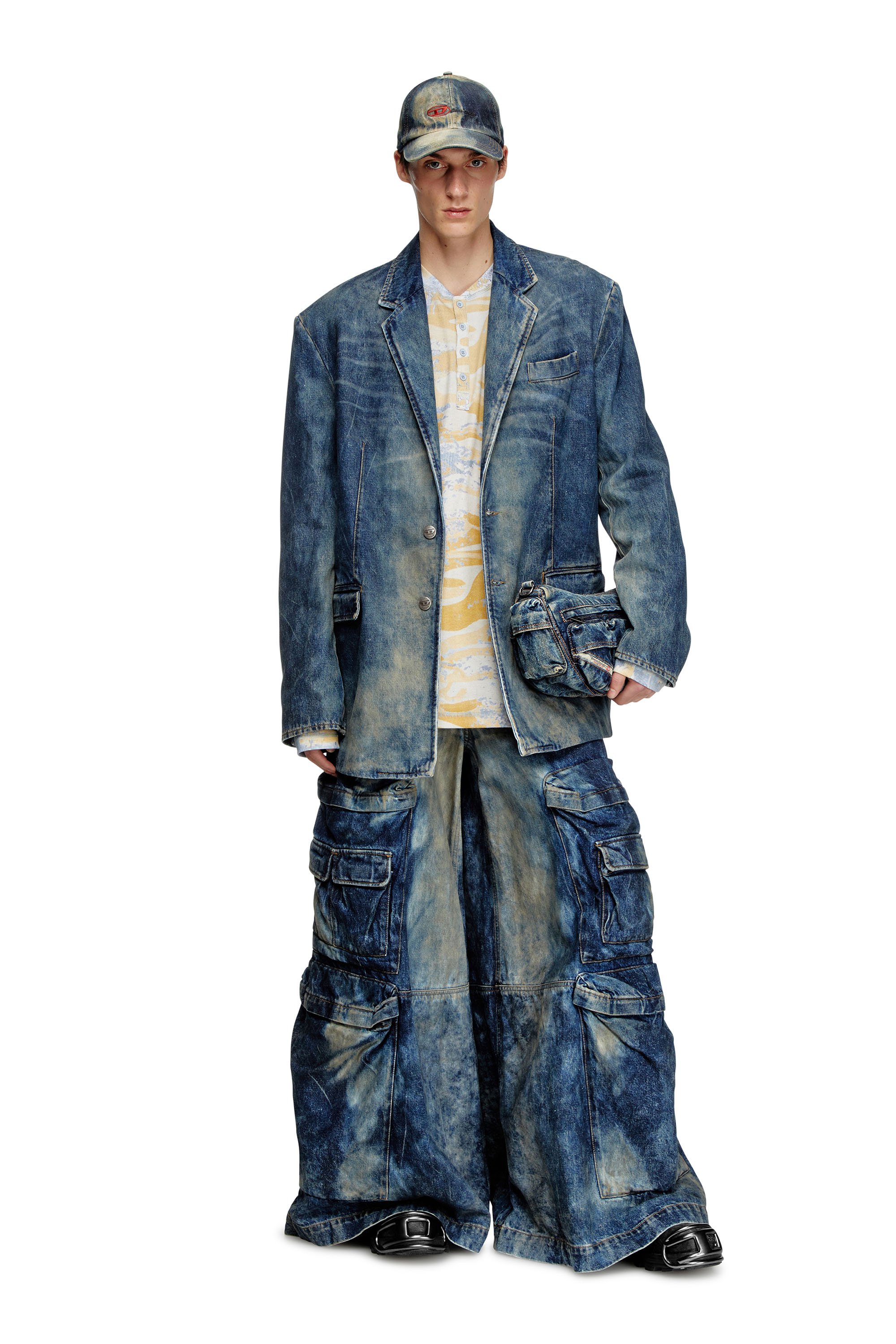 Diesel - D-OVER-DD, Unisex Blazer aus von Hand behandeltem Denim mit Schmutz-Effekt in Dunkelblau - 2