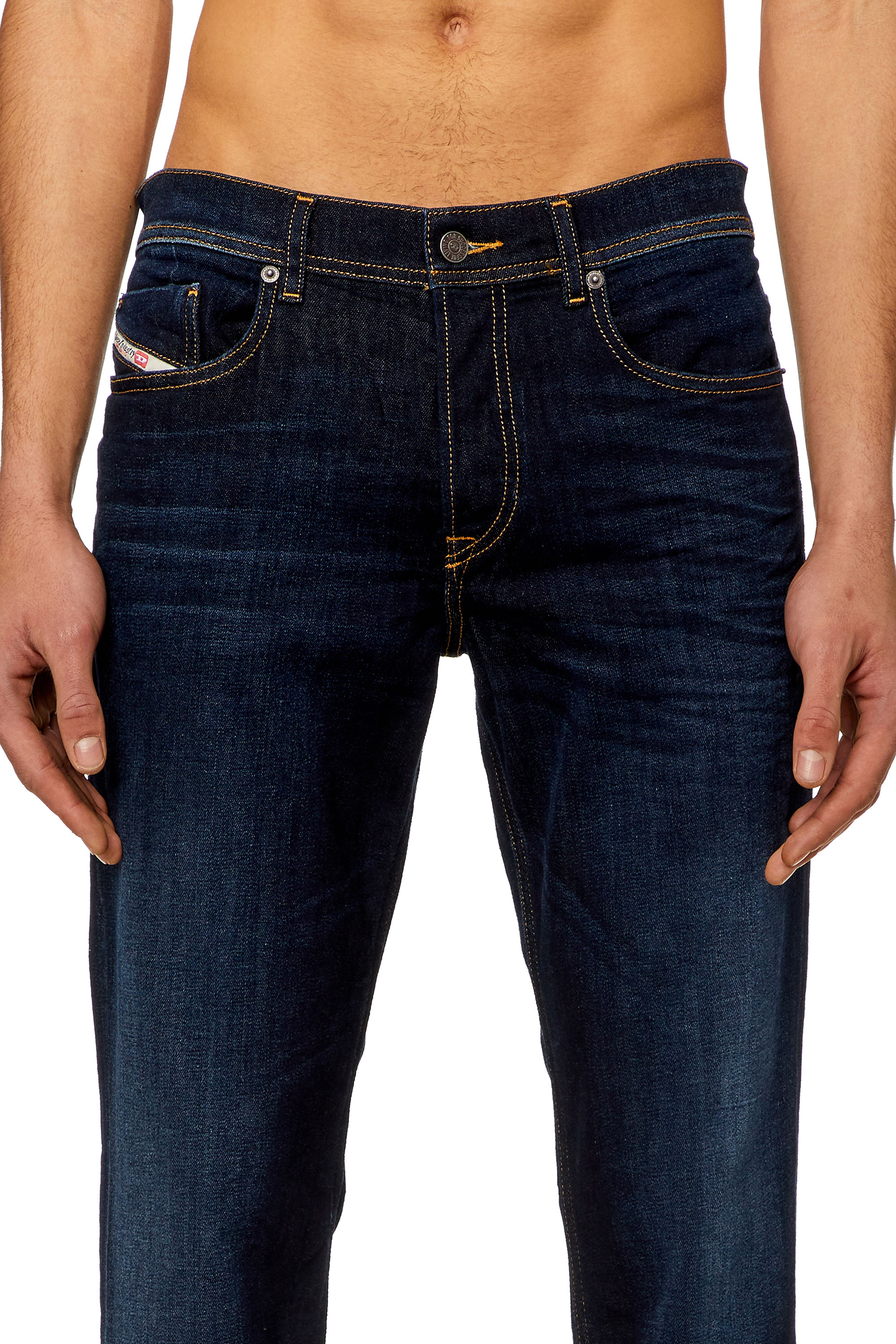 Diesel - Tapered Jeans 2023 D-Finitive 009ZS, Blu Scuro - Image 4