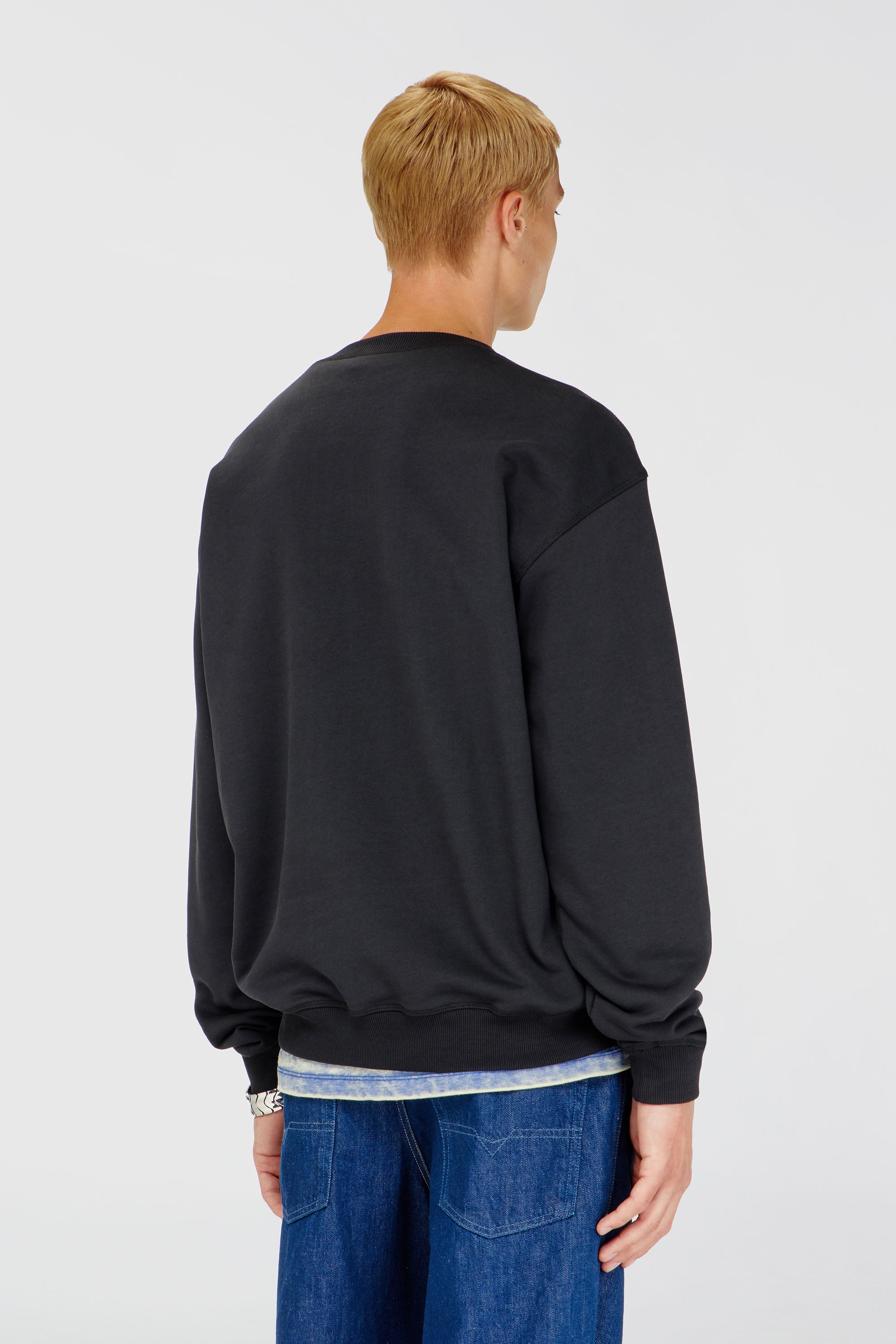 Diesel - S-NORM-IOD, Felpa regular con Oval D metallico Uomo in Nero - 4