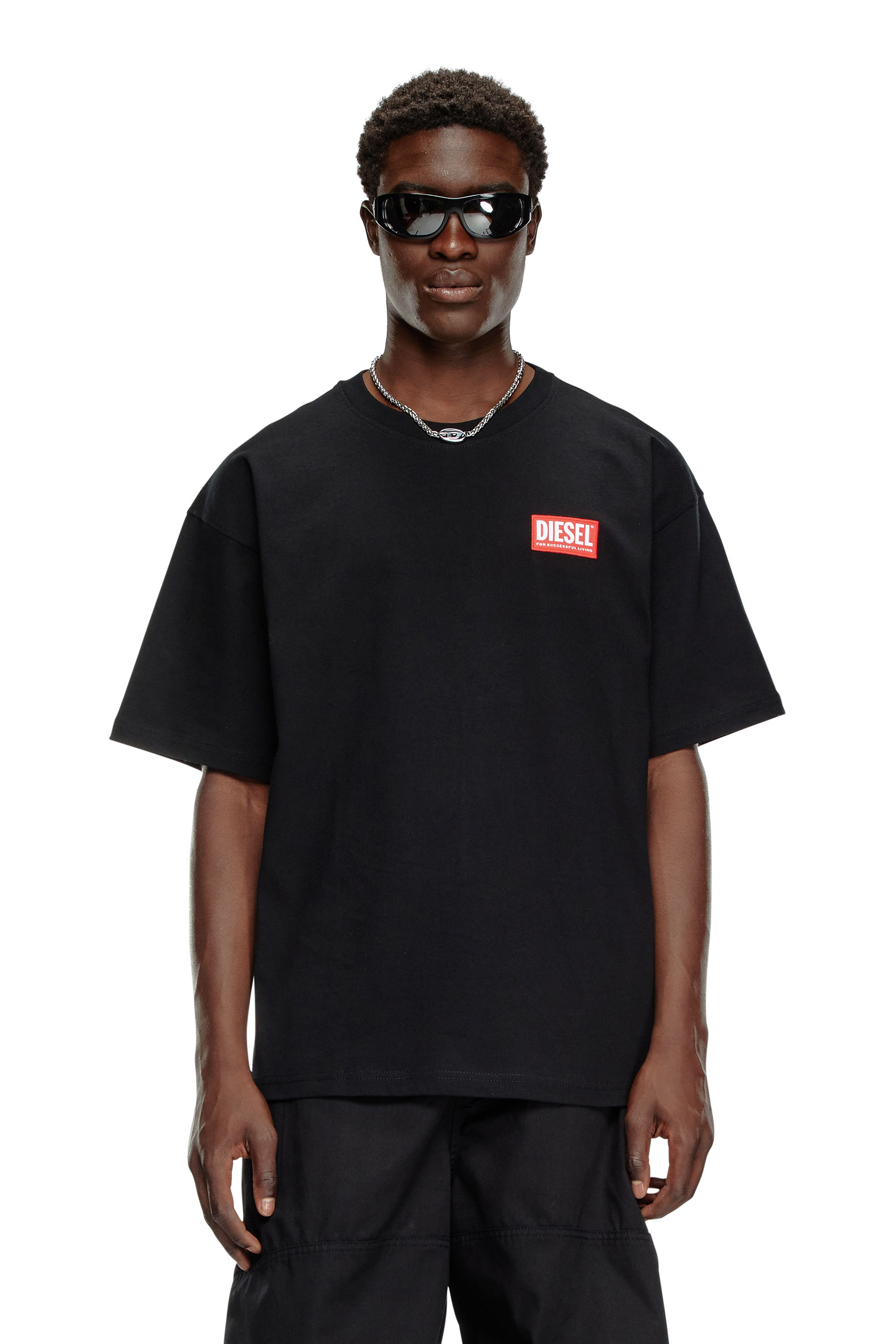 Diesel - T-BOXT-LAB, T-shirt avec empiècement à logo en jacquard Homme in Noir - 1