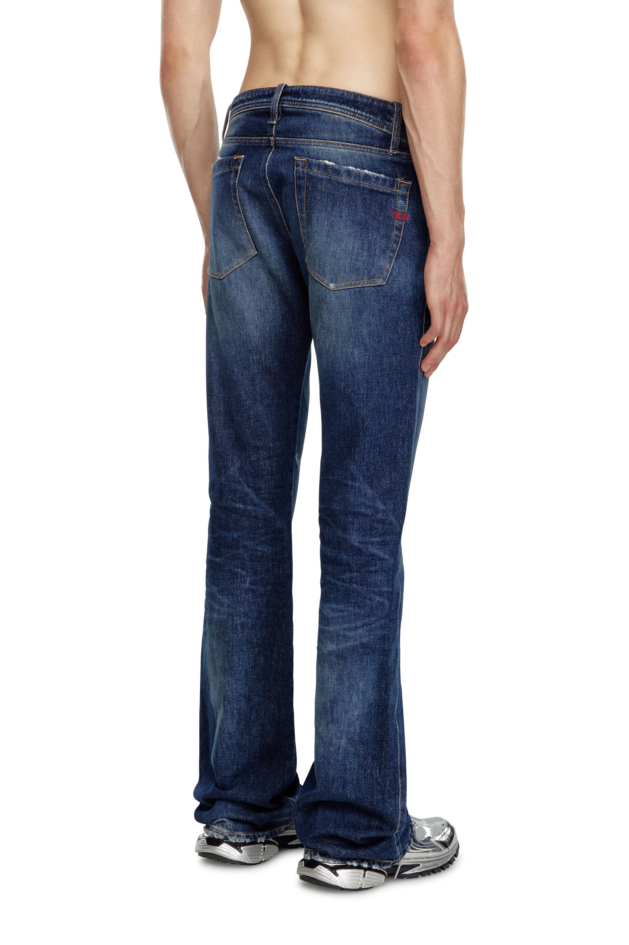 Diesel - Homme Bootcut Jeans D-Backler 09J56, Bleu Foncé - Image 4