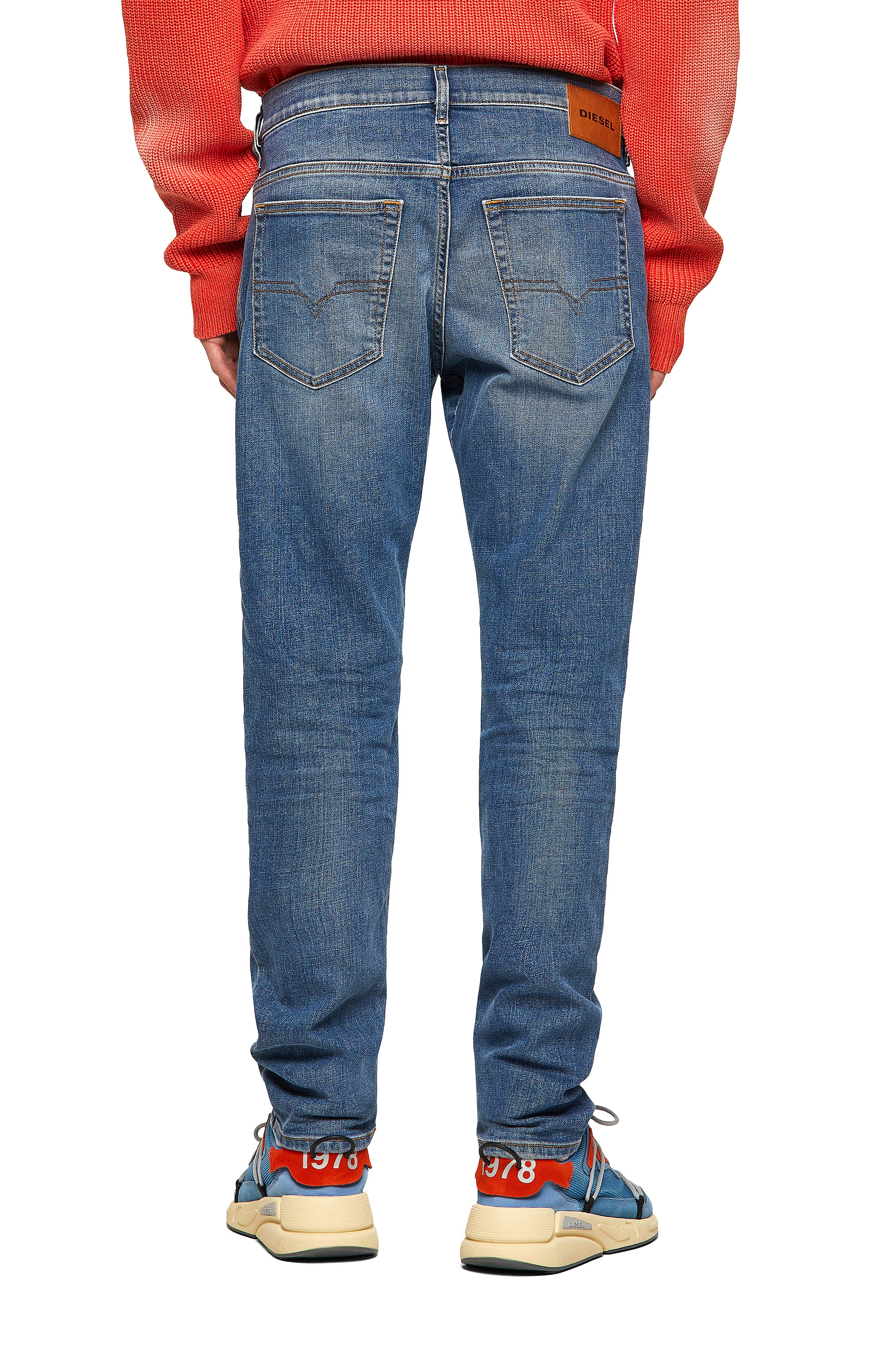 Diesel - D-Yennox 009ZR Tapered Jeans, Bleu Clair - Image 2