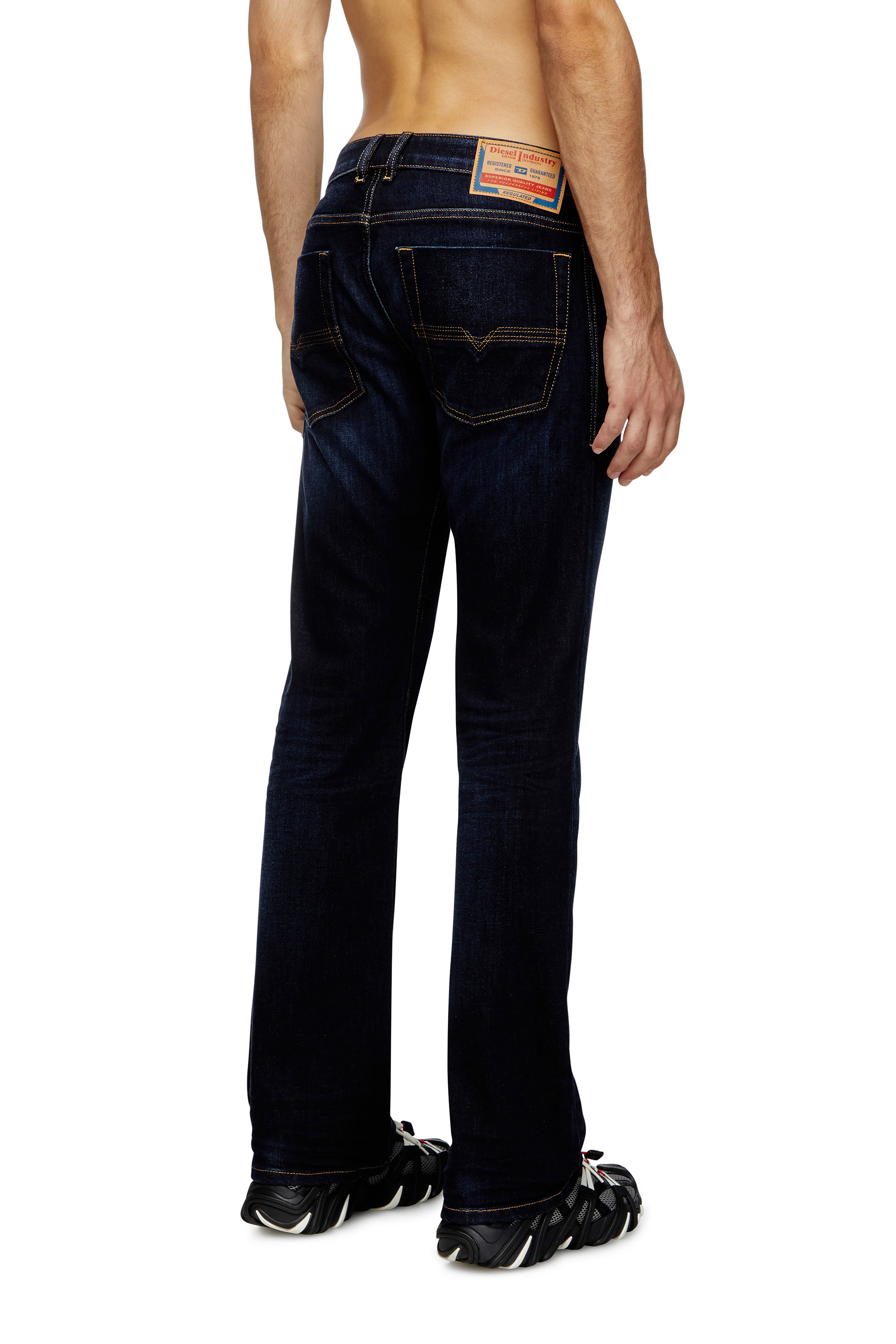 Diesel - Bootcut Jeans 2007 Zatiny 009ZS Homme, Bleu Foncé - Image 4