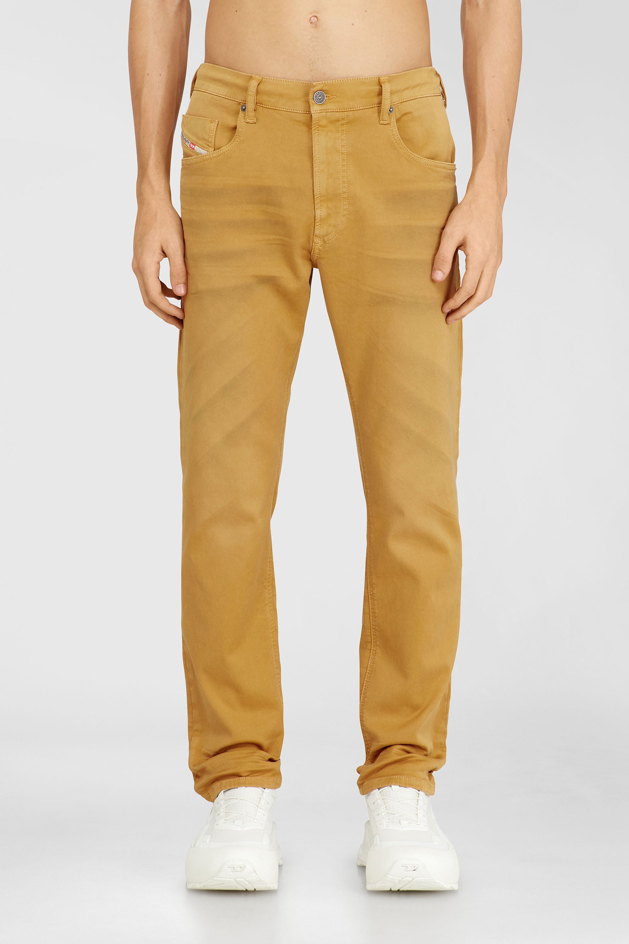 Diesel - Regular 2032 D-Krooley-BW Joggjeans&reg; 0670M Uomo, Marrone Chiaro - Image 1