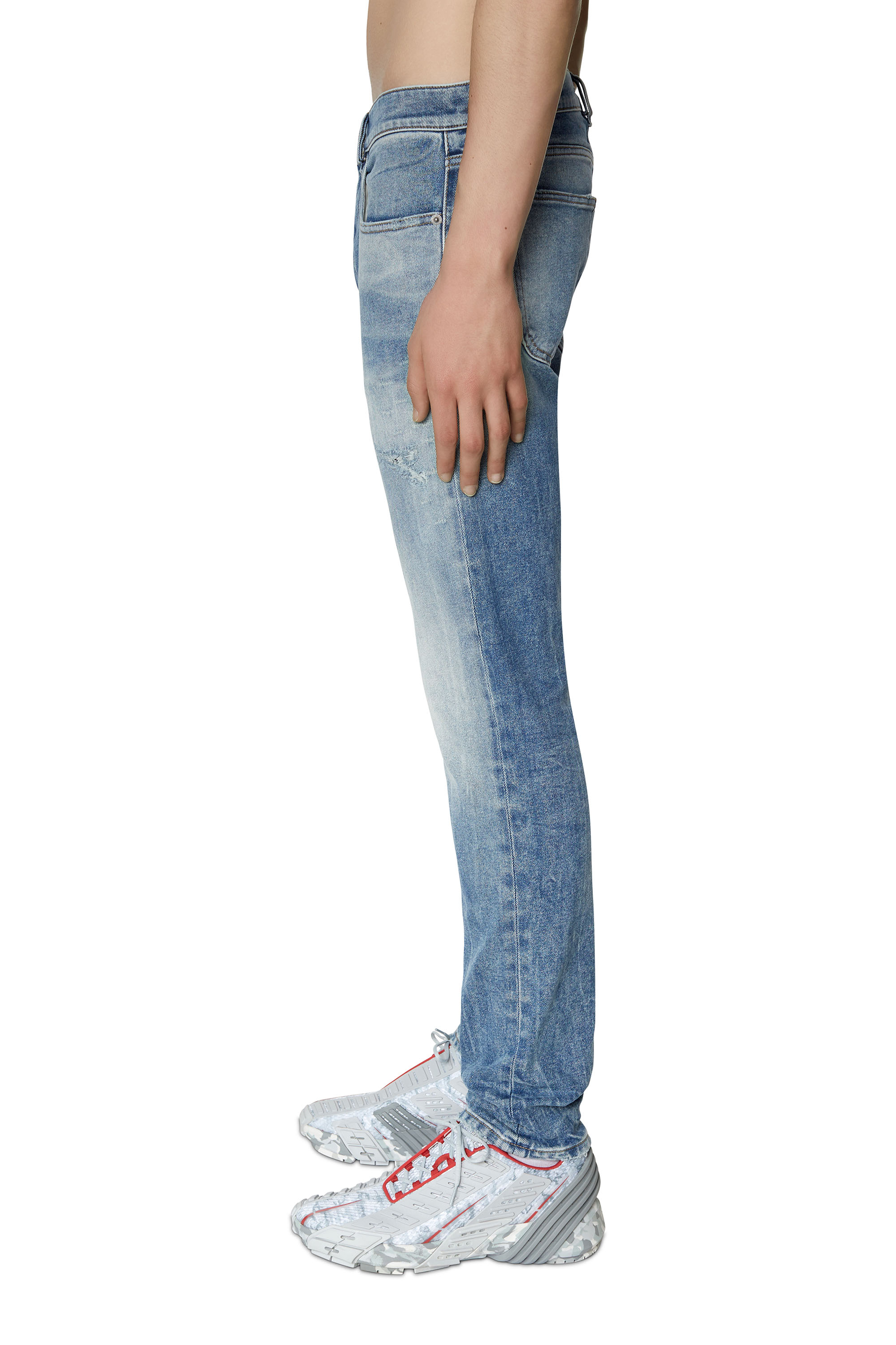 Diesel - 2019 D-STRUKT 009MW Slim Jeans, Hellblau - Image 4