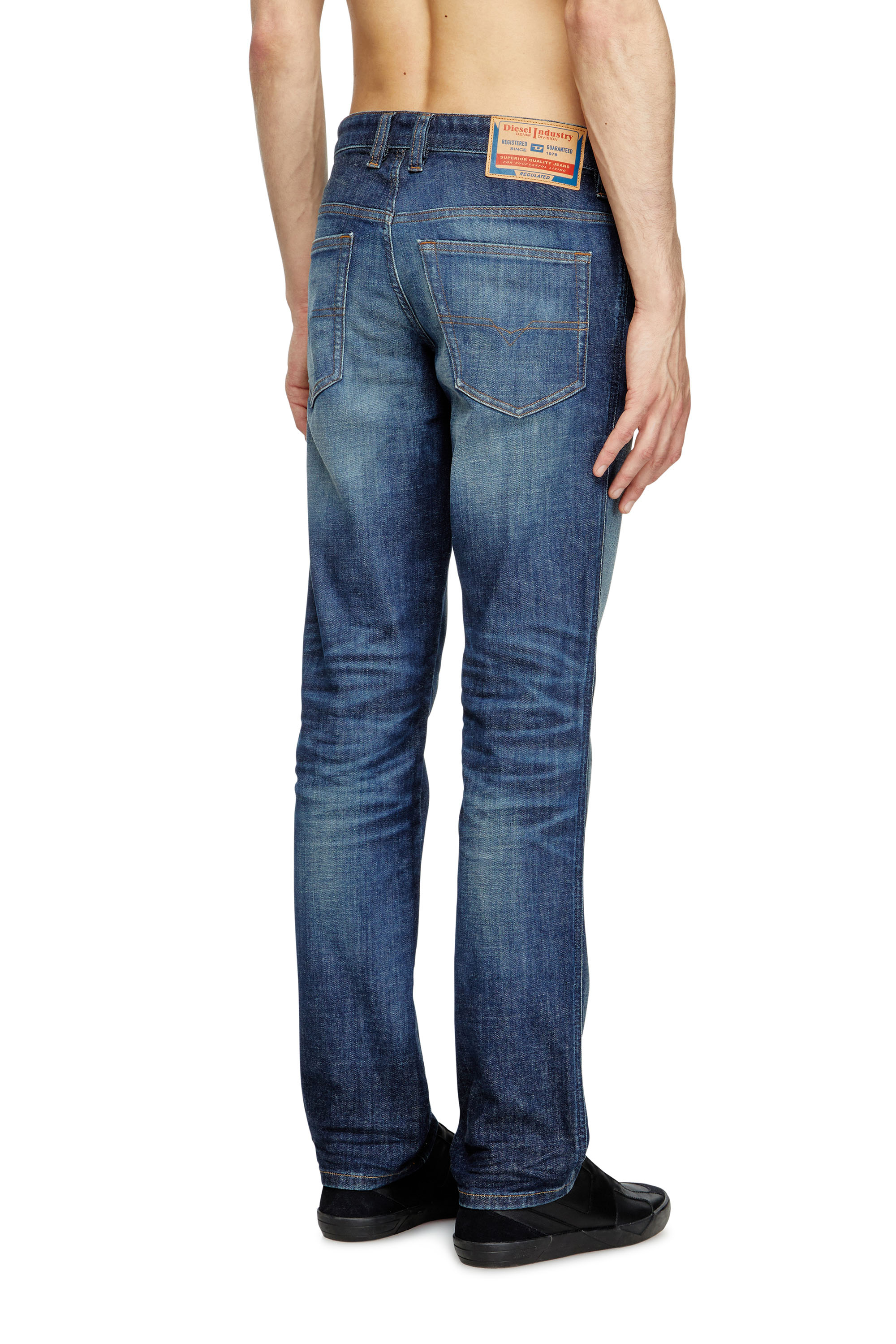 Diesel - Slim Jeans 1993 D-Vyl 0DBEI Uomo, Blu Scuro - Image 4