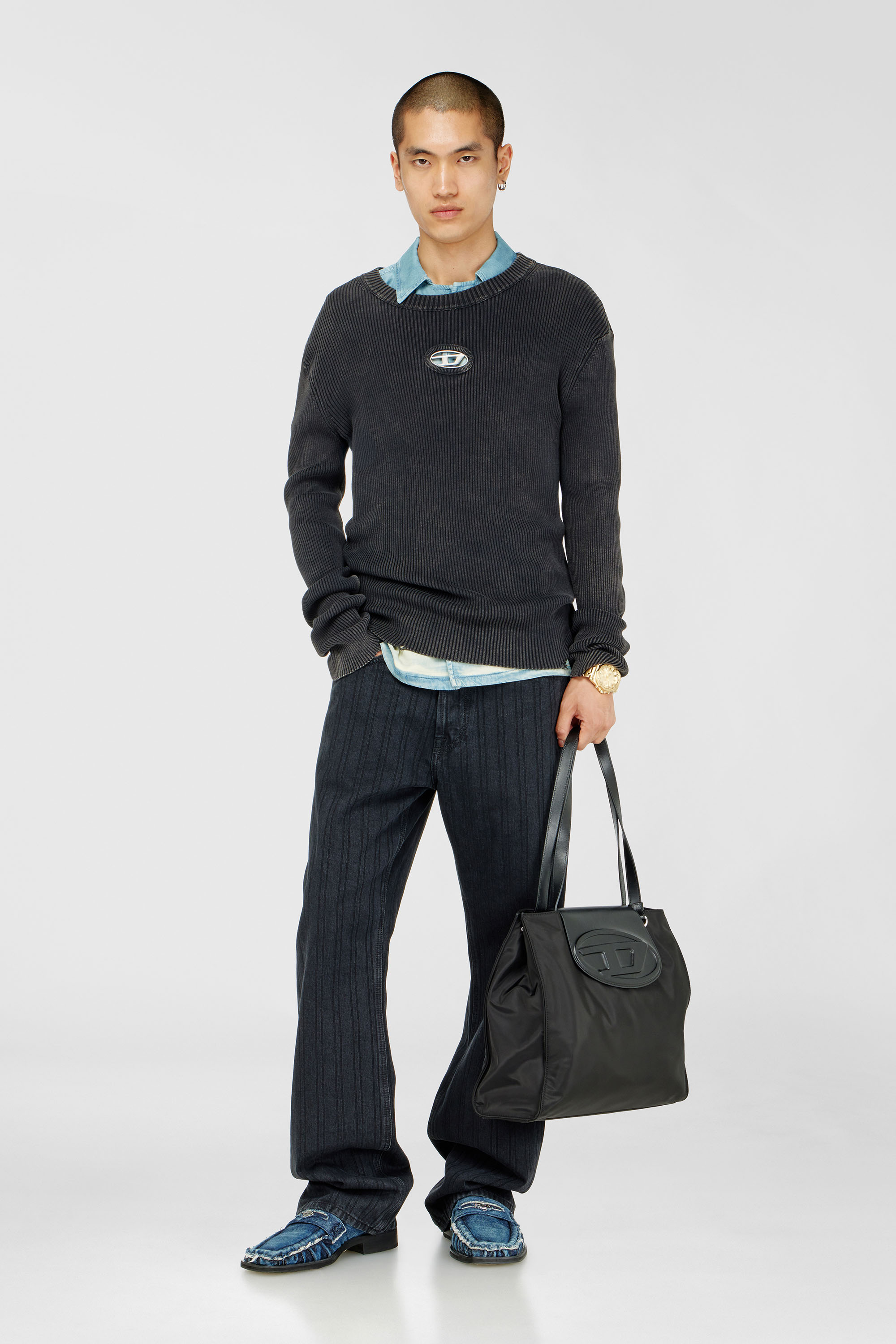 Diesel - K-DARIN-D, Maglia distressed con logo cut-out Uomo in Nero - 2