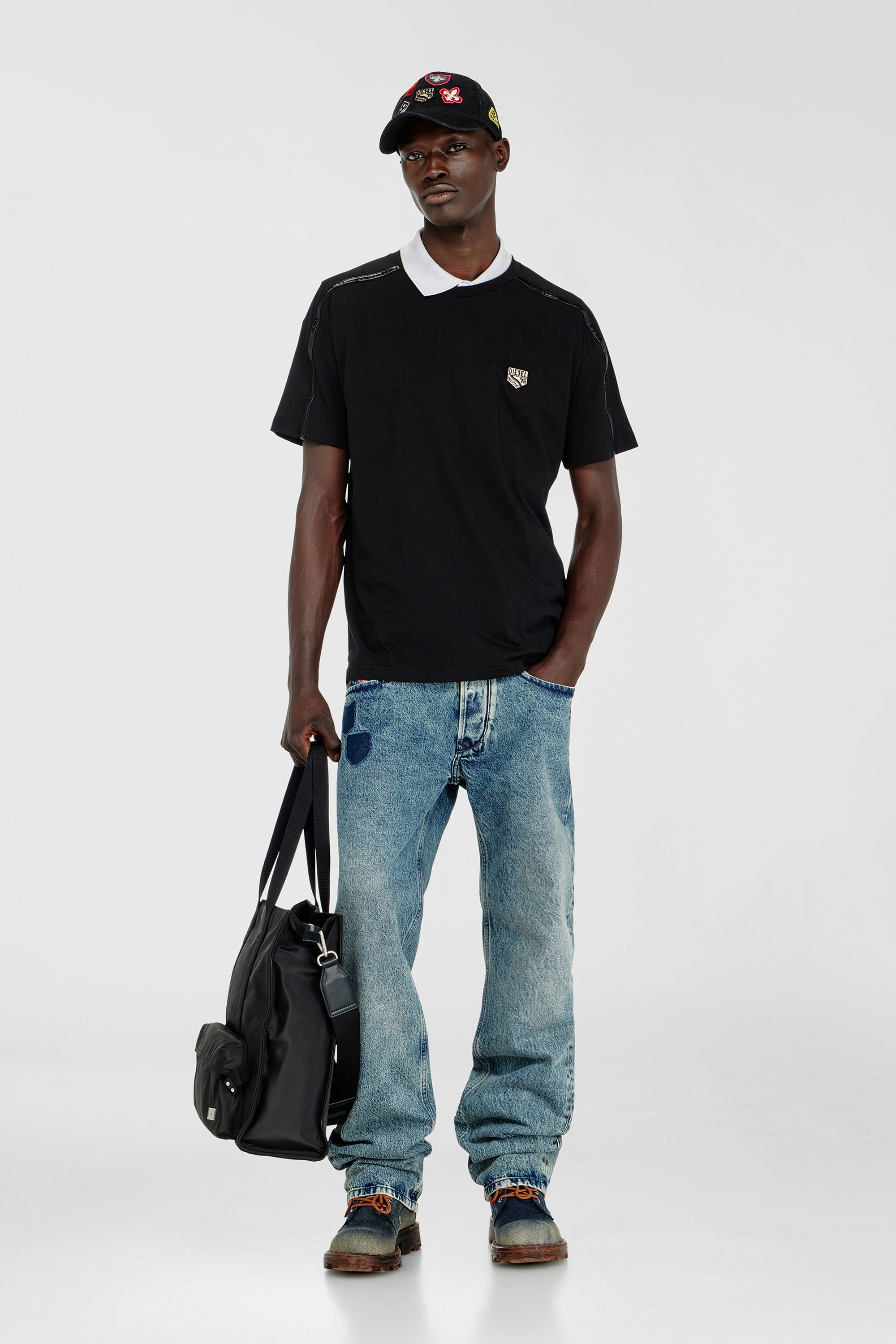 Diesel - T-NORM-FL, T-shirt con profili a contrasto e patch logo Uomo in Nero - 2