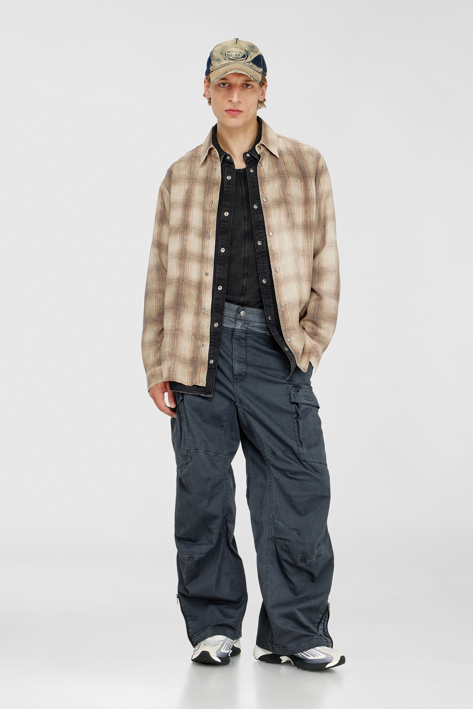 Diesel - P-DELLS, Pantaloni cargo in cotone e nylon Uomo in Blu - 1