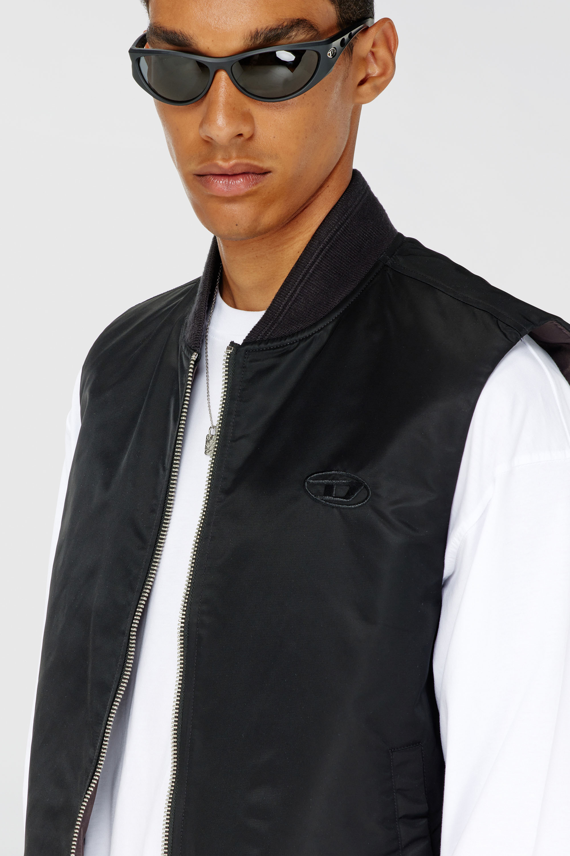 Diesel - W-TYPE-D1-SL, Herren Gepolsterte Satinweste mit Oval-D-Stickerei in Schwarz - 5