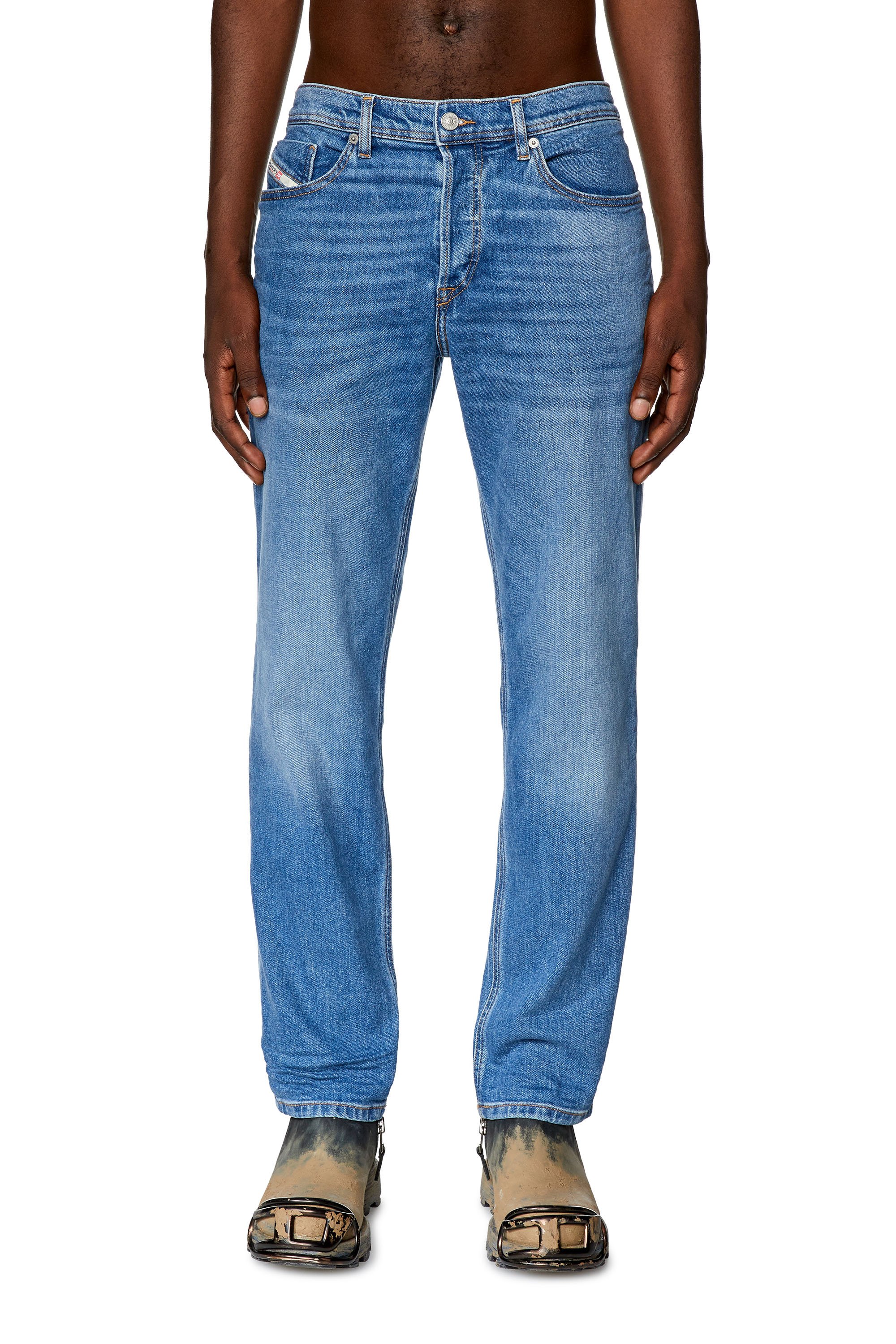 Diesel - Tapered Jeans 2023 D-Finitive 0ENAS, Bleu Clair - Image 1