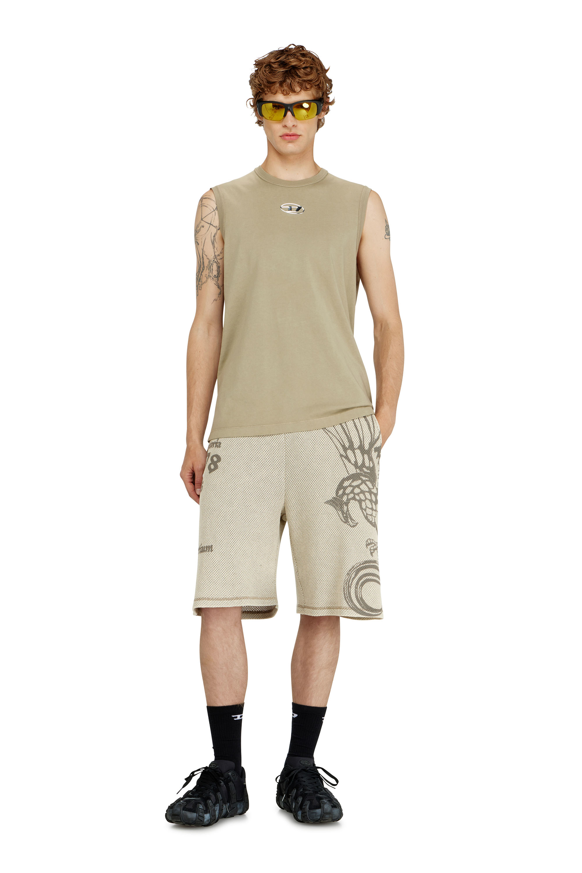 Diesel - T-BISCO-IOD, D&eacute;bardeur en coton avec un Oval D m&eacute;tallis&eacute; Homme in Beige - 2