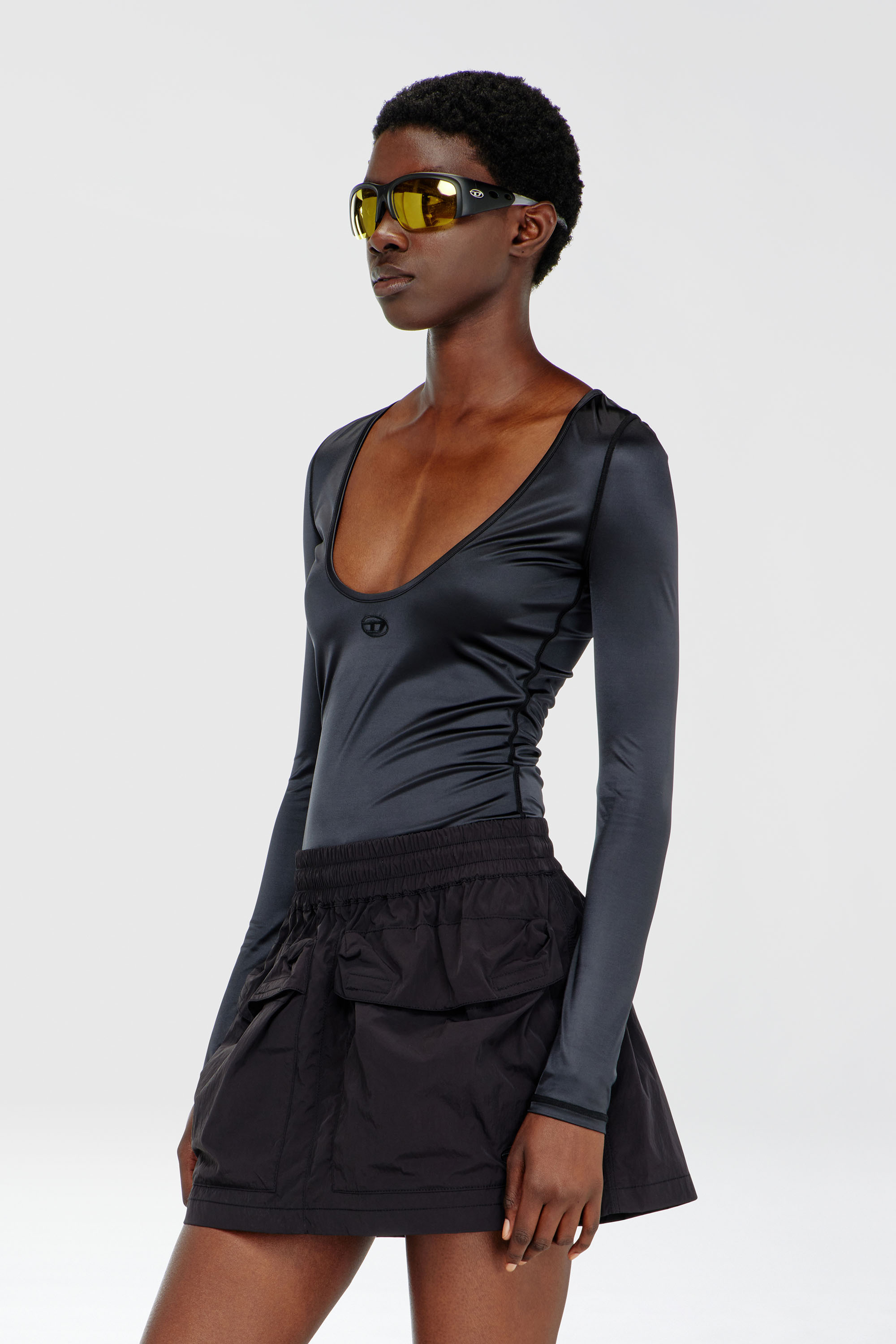 Diesel - T-ELPHIN-LS, Damen Nylon slim top mit Rundhalsausschnitt und Logo Oval D Stickerei in Schwarz - 3