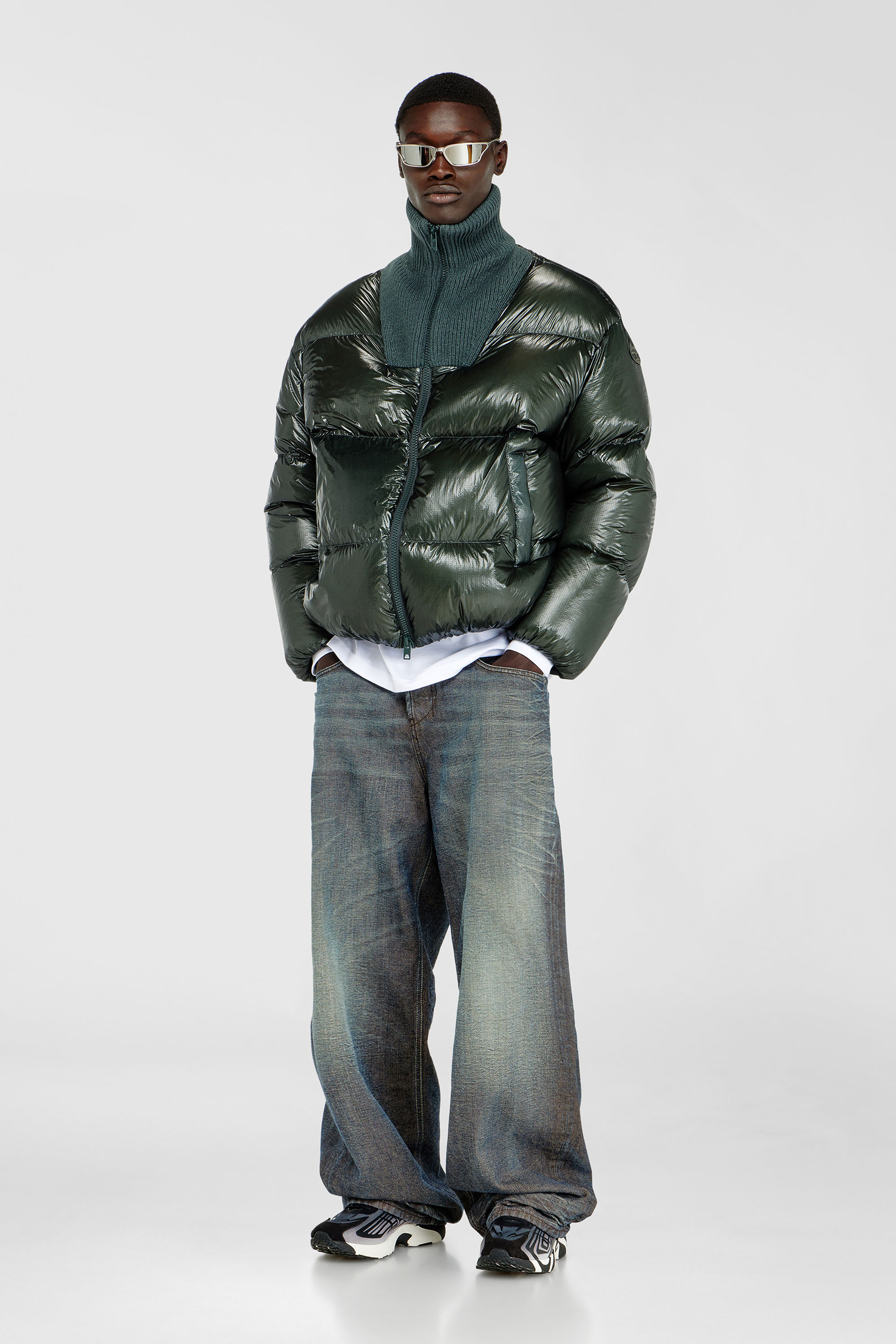 Diesel - W-RIBB, Piumino in ripstop con collo a costine Uomo in Verde - 1