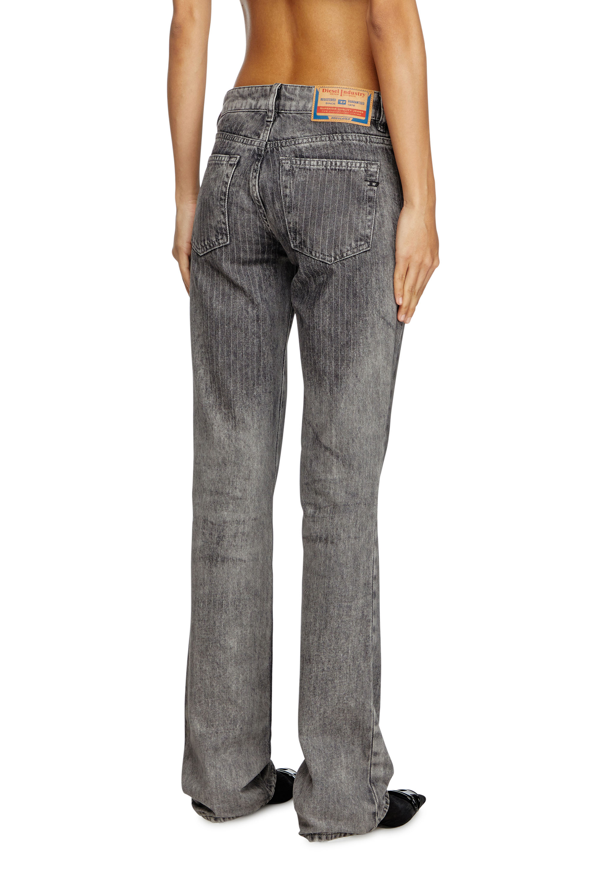 Diesel - Bootcut Jeans D-Gianna 0ABDI Femme, Gris Clair - Image 3