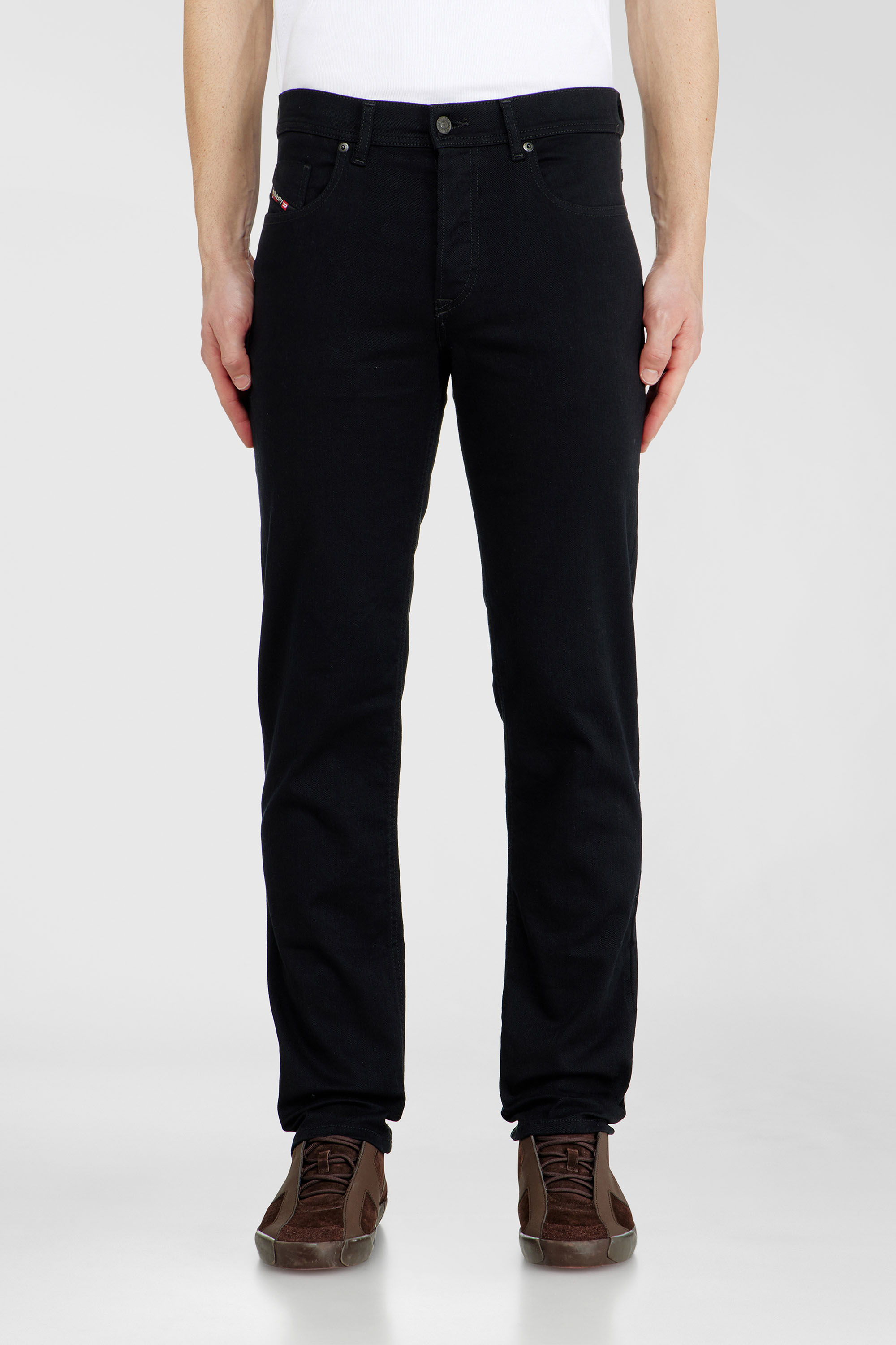 Diesel - Regular Jeans 2023 D-Finitive 069YP Uomo, Nero/Grigio scuro - Image 1