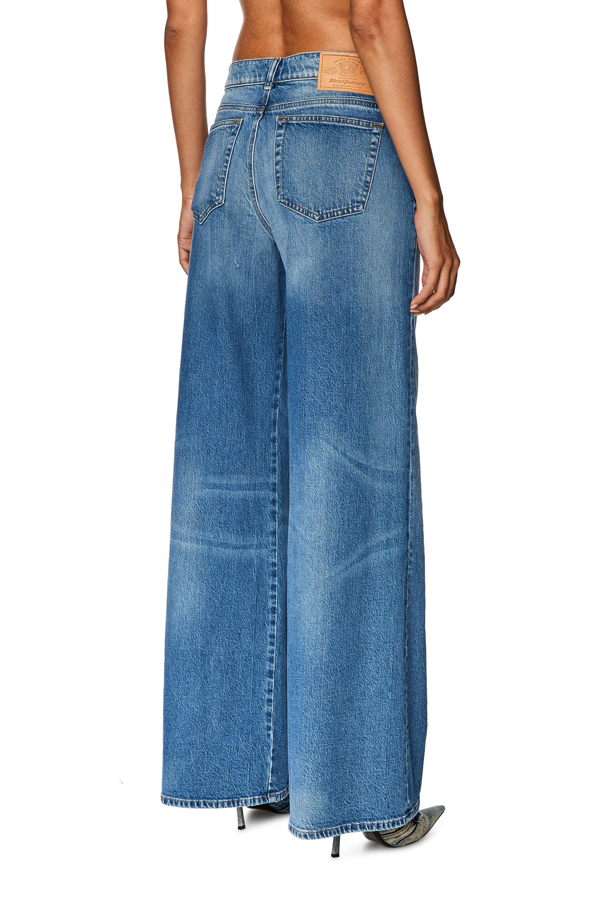Diesel - Bootcut and Flare Jeans 1978 D-Akemi 007P9, Blu medio - Image 2