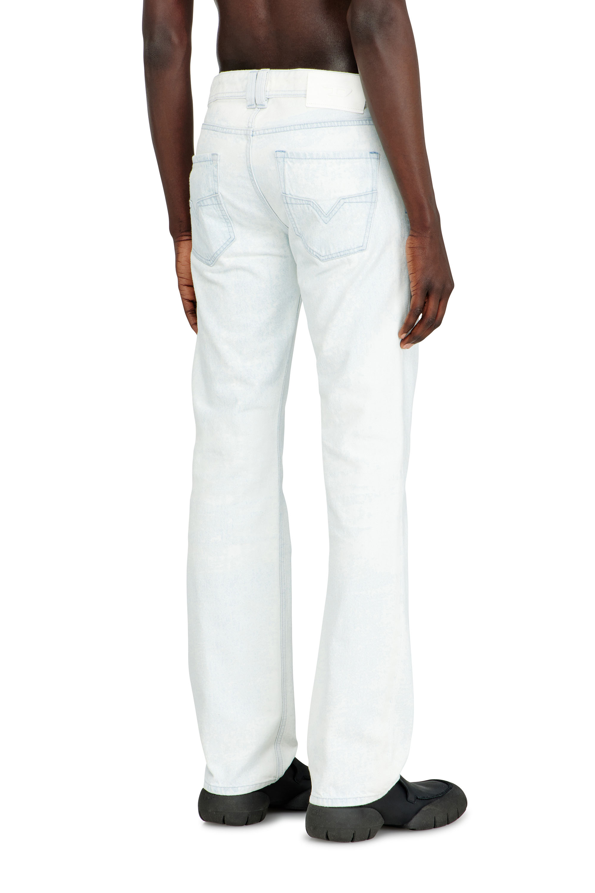 Diesel - Regular Jeans 1985 Larkee 09Q16 Uomo, Blu Chiaro - Image 4