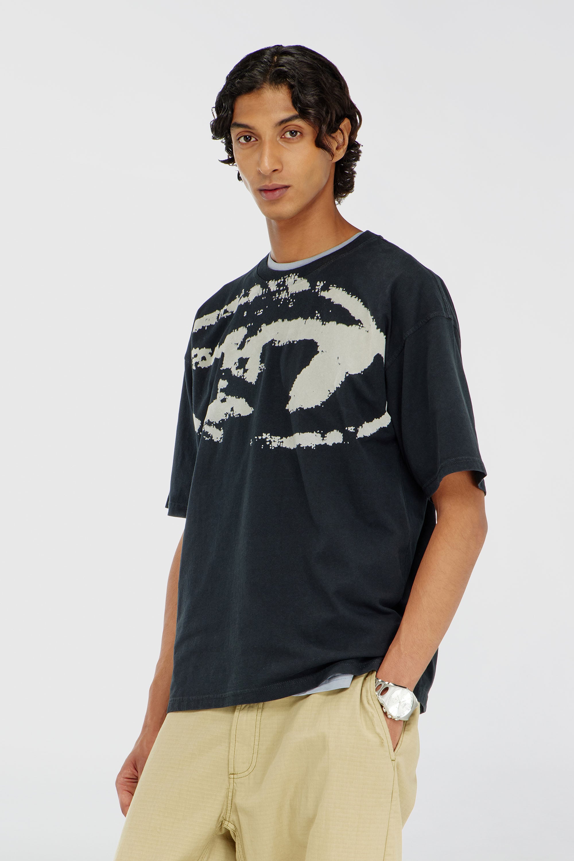 Diesel - T-BOXT-N14, T-shirt avec logo floqu&eacute; effet vieilli Homme in Noir - 1