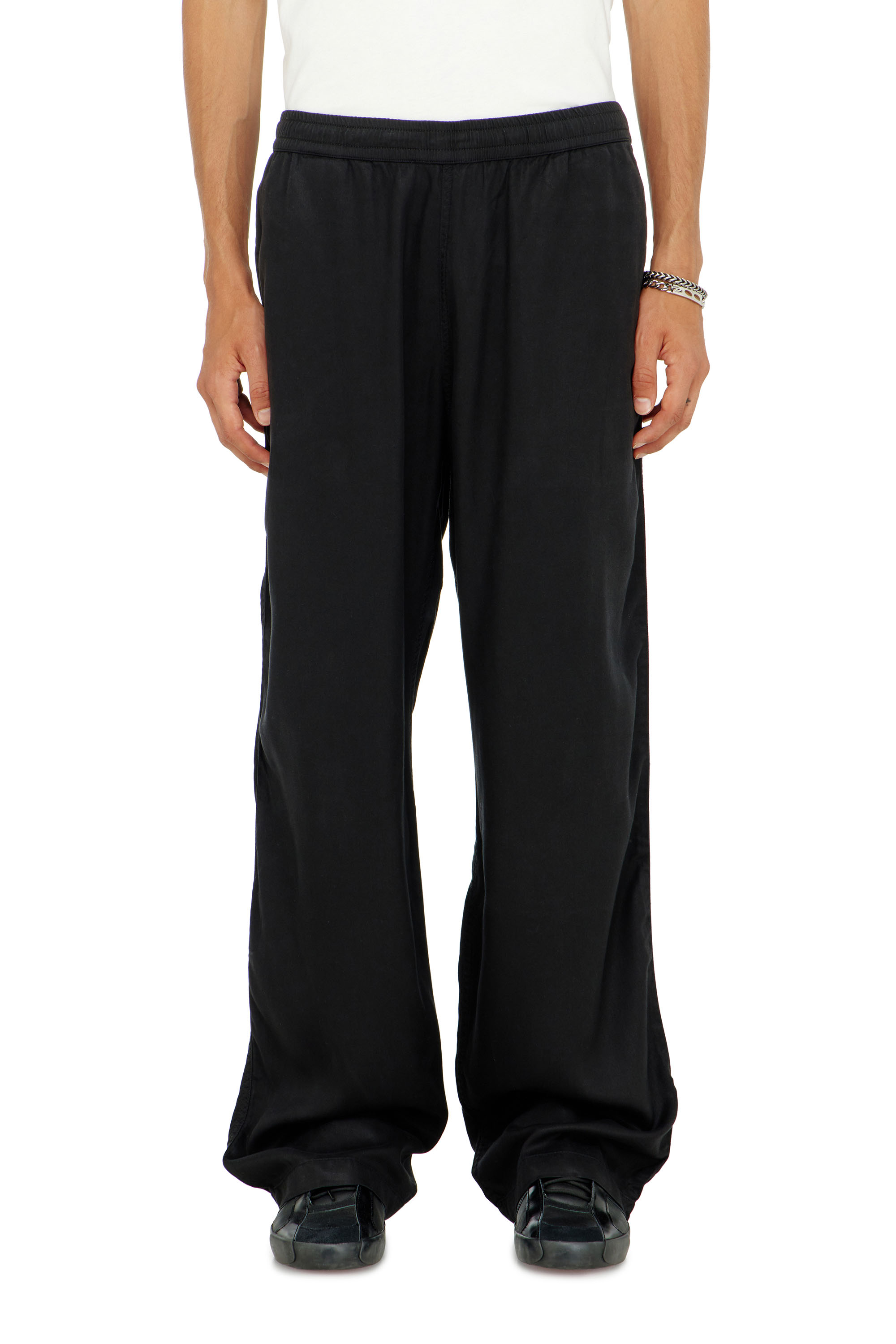 Diesel - P-DREYER-C, Pantalon &agrave; cordon en serg&eacute; d&eacute;lav&eacute; Homme in Noir - 2