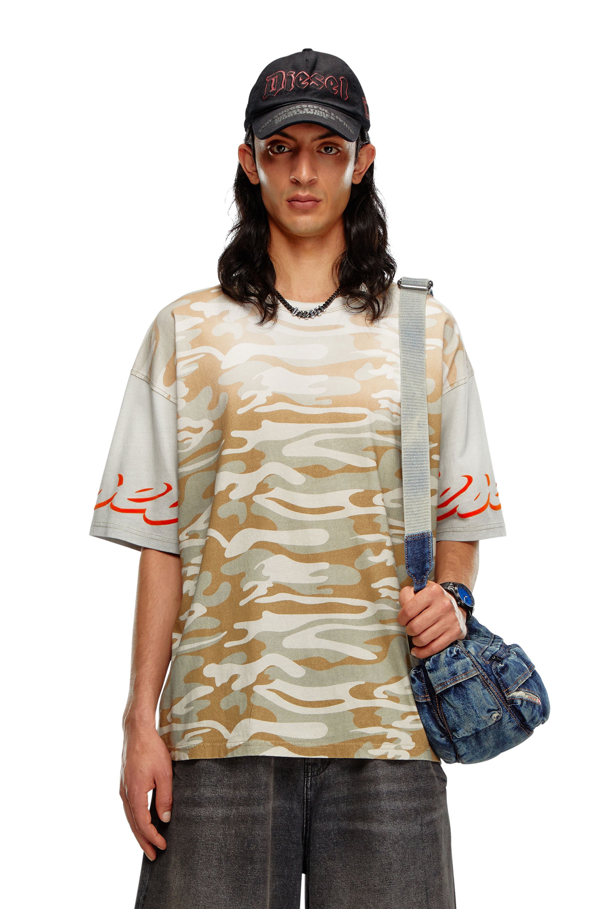 Diesel - T-BOXT-Q11, T-shirt camouflage délavé avec logo floqué Homme in Polychrome - 1