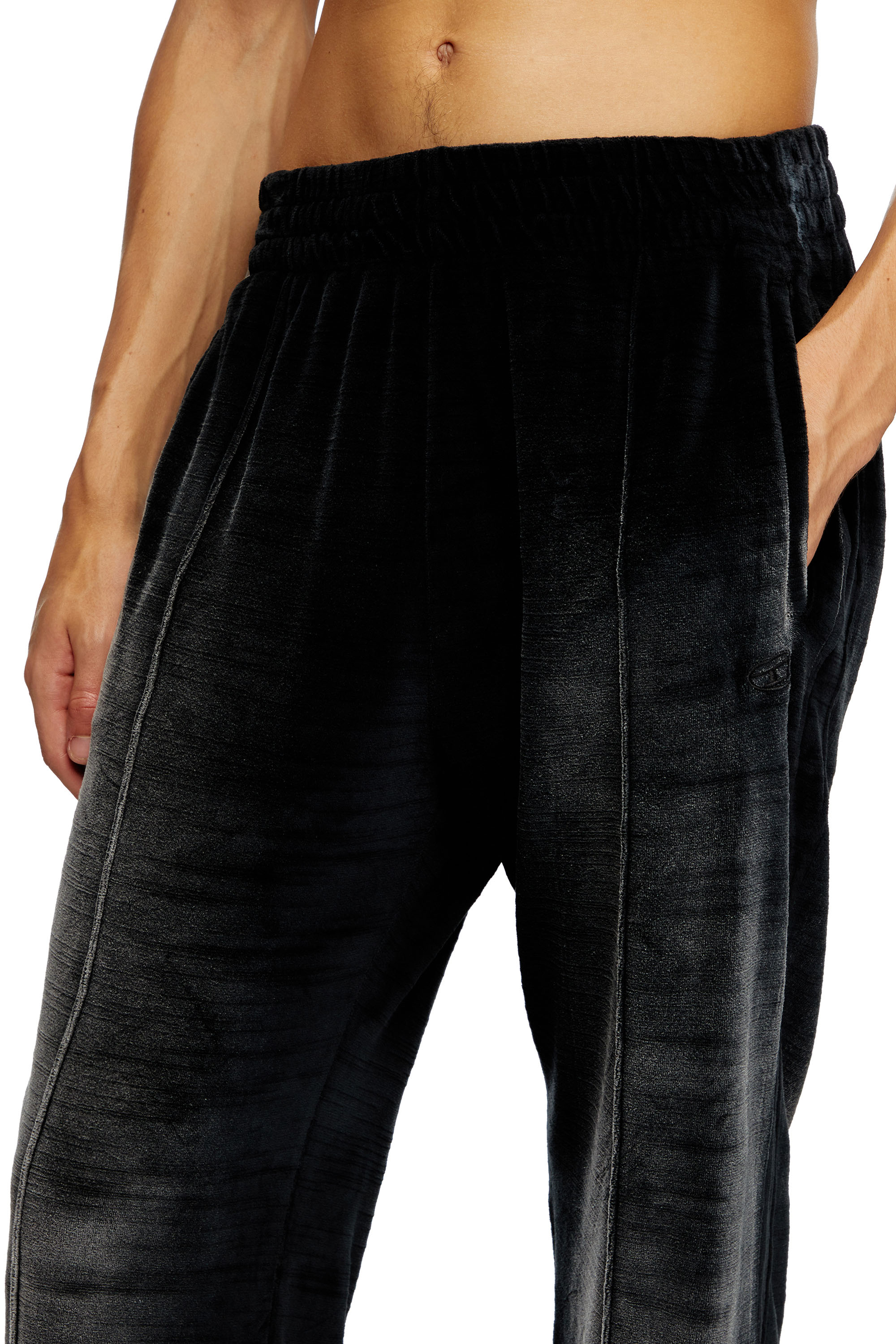 Diesel - P-OZAMP-BAND, Pantalon de survêtement en chenille délavée Homme in Noir - 5