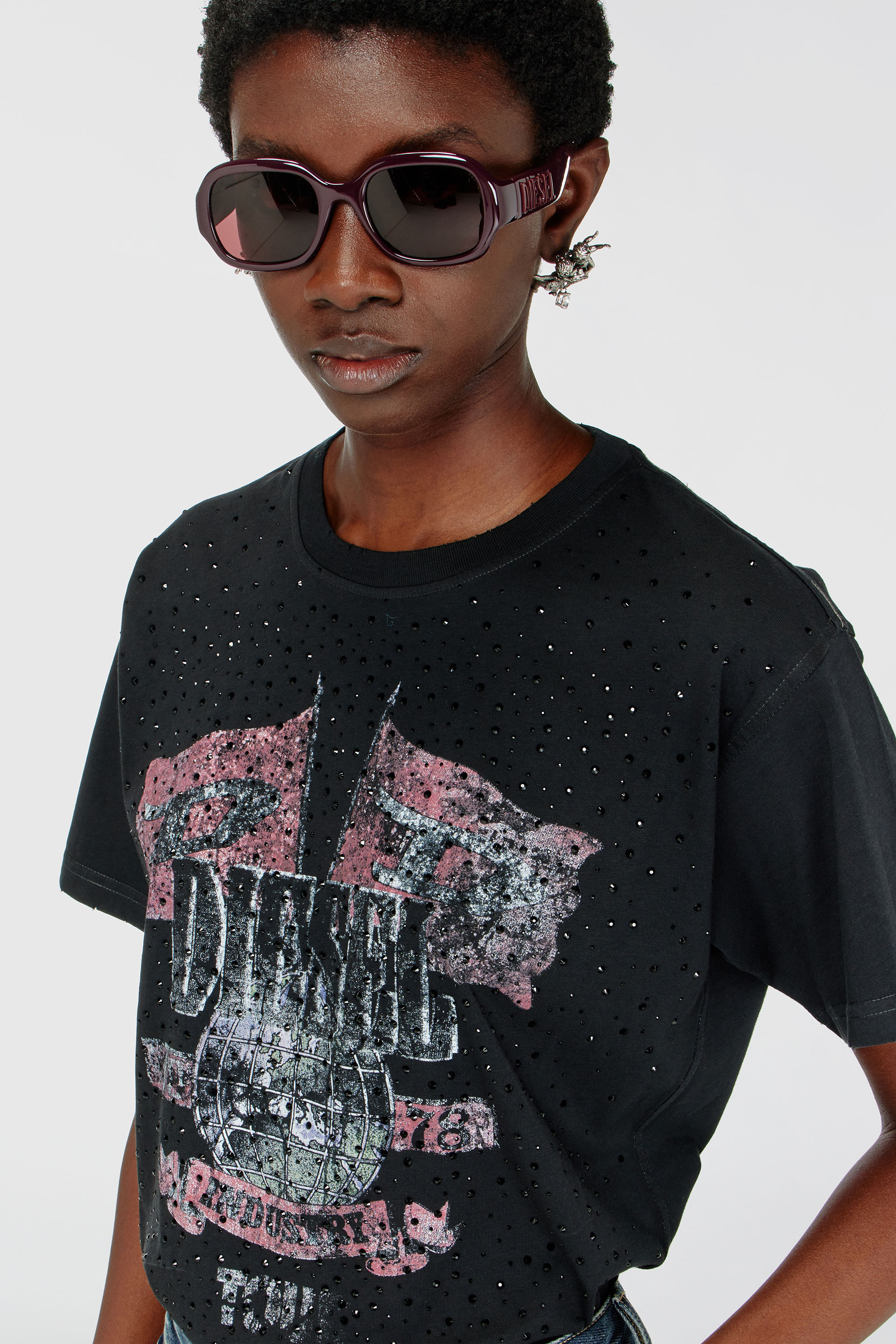 Diesel - T-MARLY, T-shirt avec graphismes de concert et cristaux Femme in Noir - 5