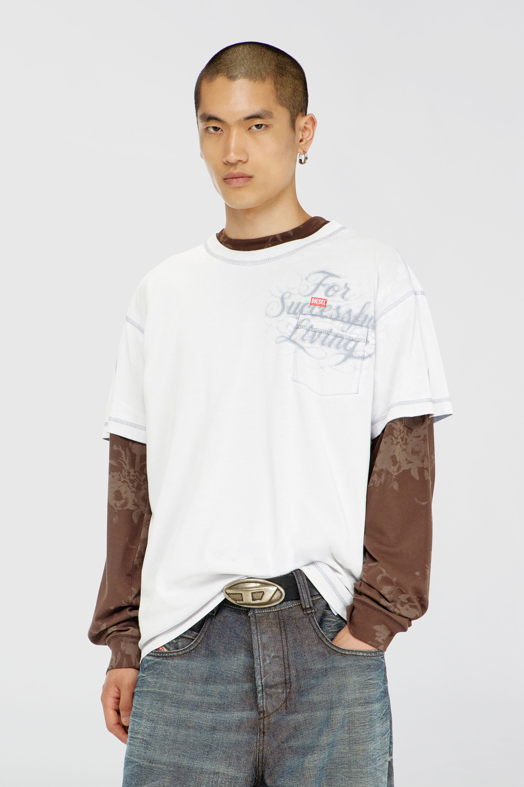 Diesel - T-NORM-POCKET-AA1, T-shirt avec poche poitrine et imprim&eacute; graphique Homme in Blanc - 1