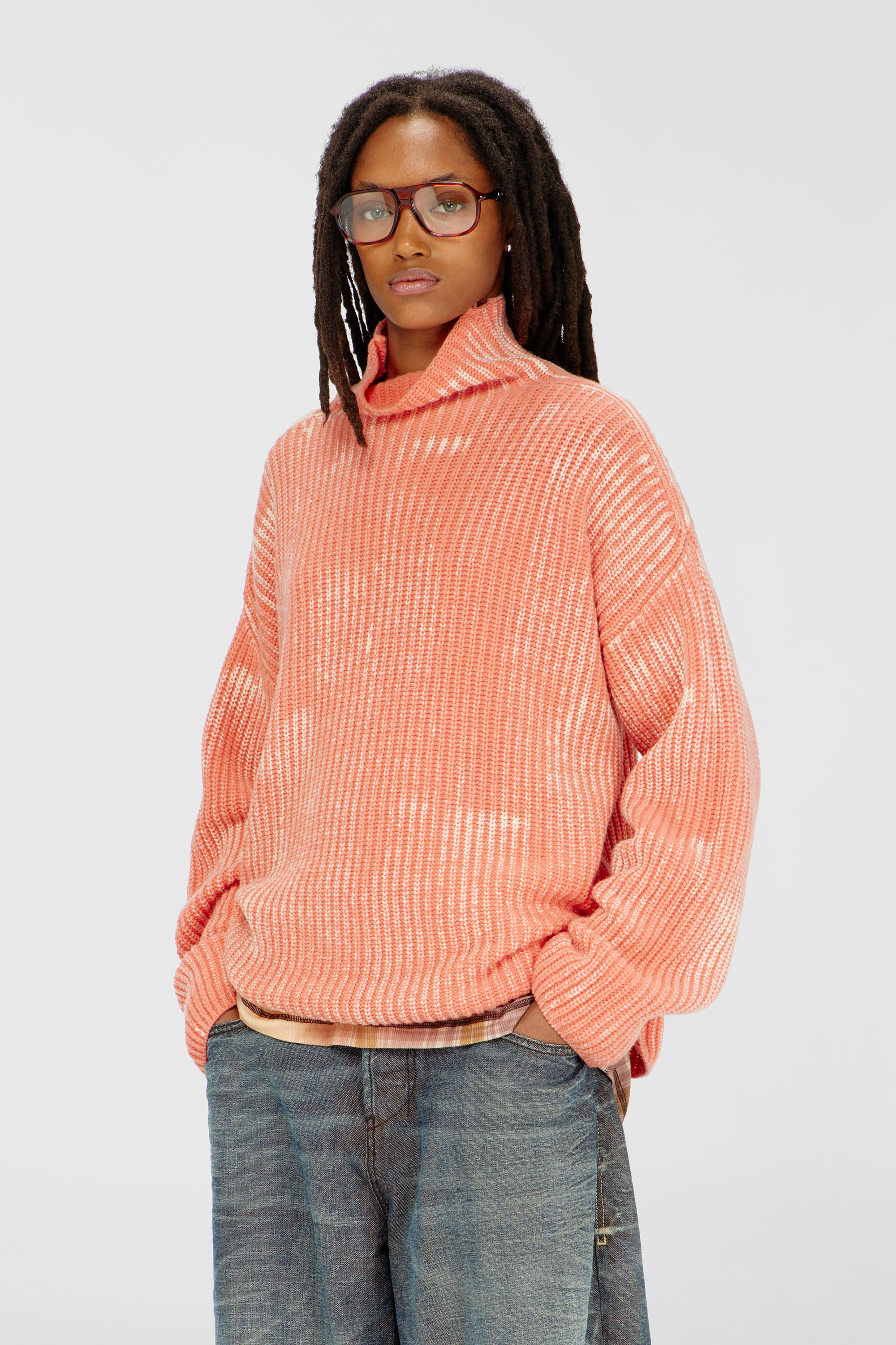 Diesel - M-AMET, Maglione a collo funnel in misto lana a costine Donna in Rosso - 2