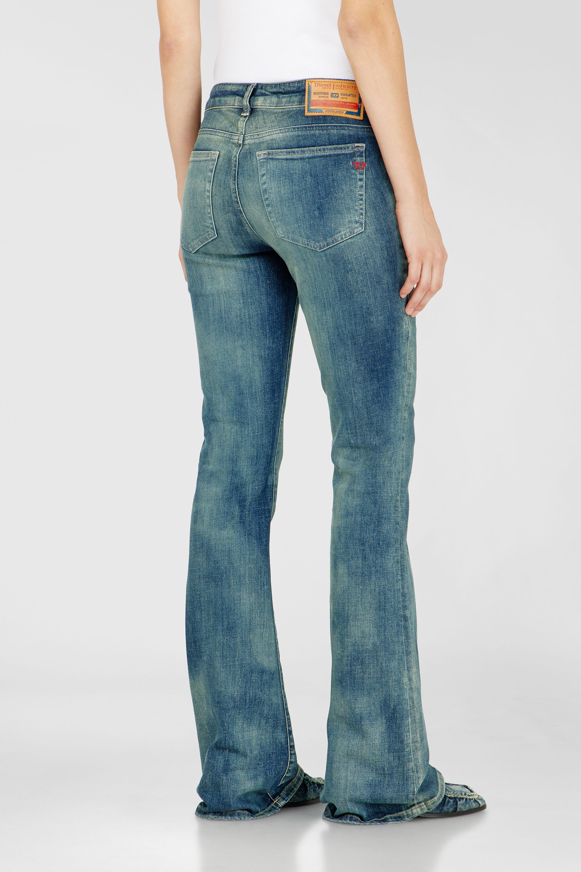 Diesel - Bootcut Jeans 1969 D-Ebbey 09P41 Donna, Blu medio - Image 5
