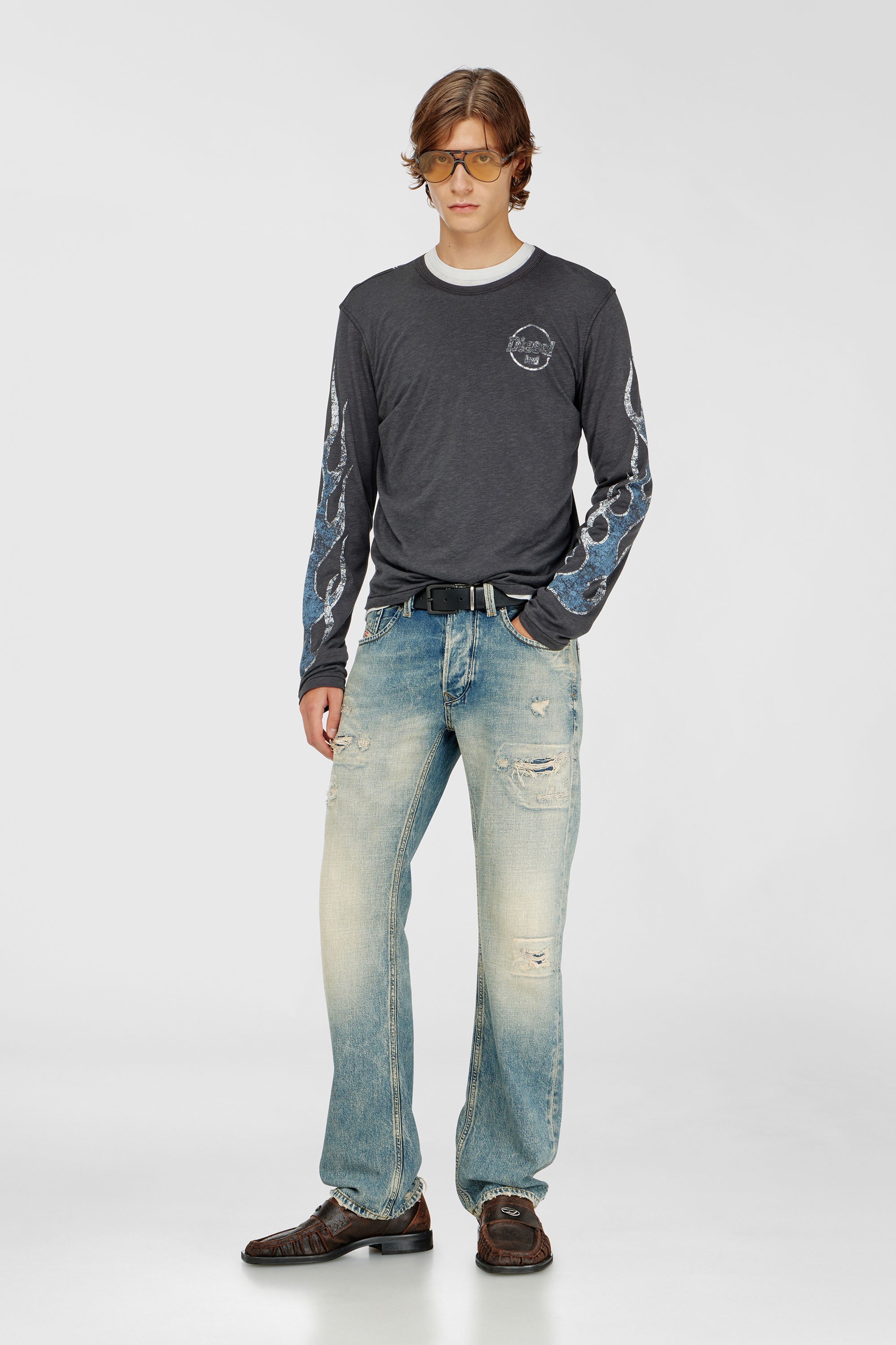 Diesel - T-NOTS-LS, Herren Langarm-T-Shirt aus Slub-Jersey mit Crack-Print in Dunkelgrau - 2