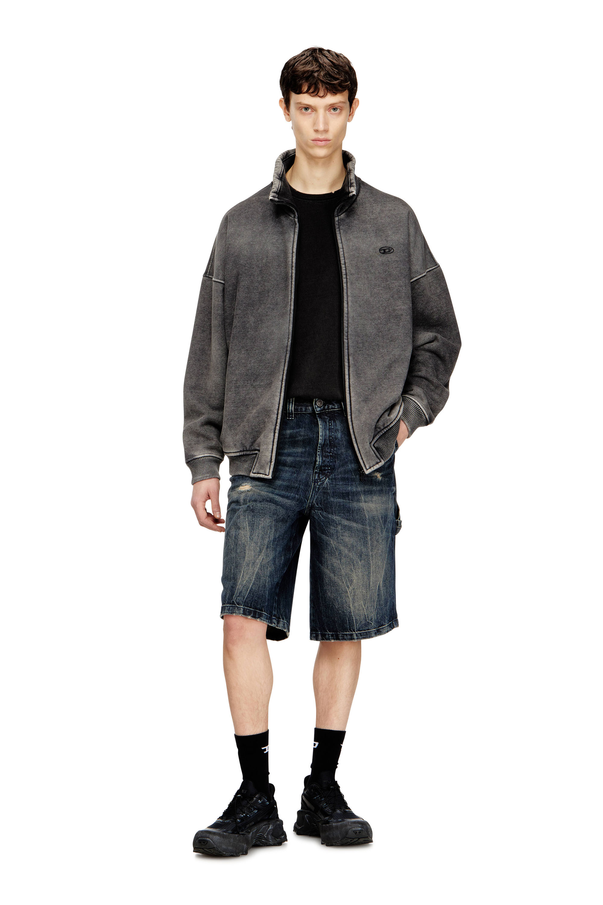 Diesel - D-LIVERY-W-SHORT, Shorts in denim a vestibilit&agrave; rilassata con abrasioni Uomo in Blu - 2