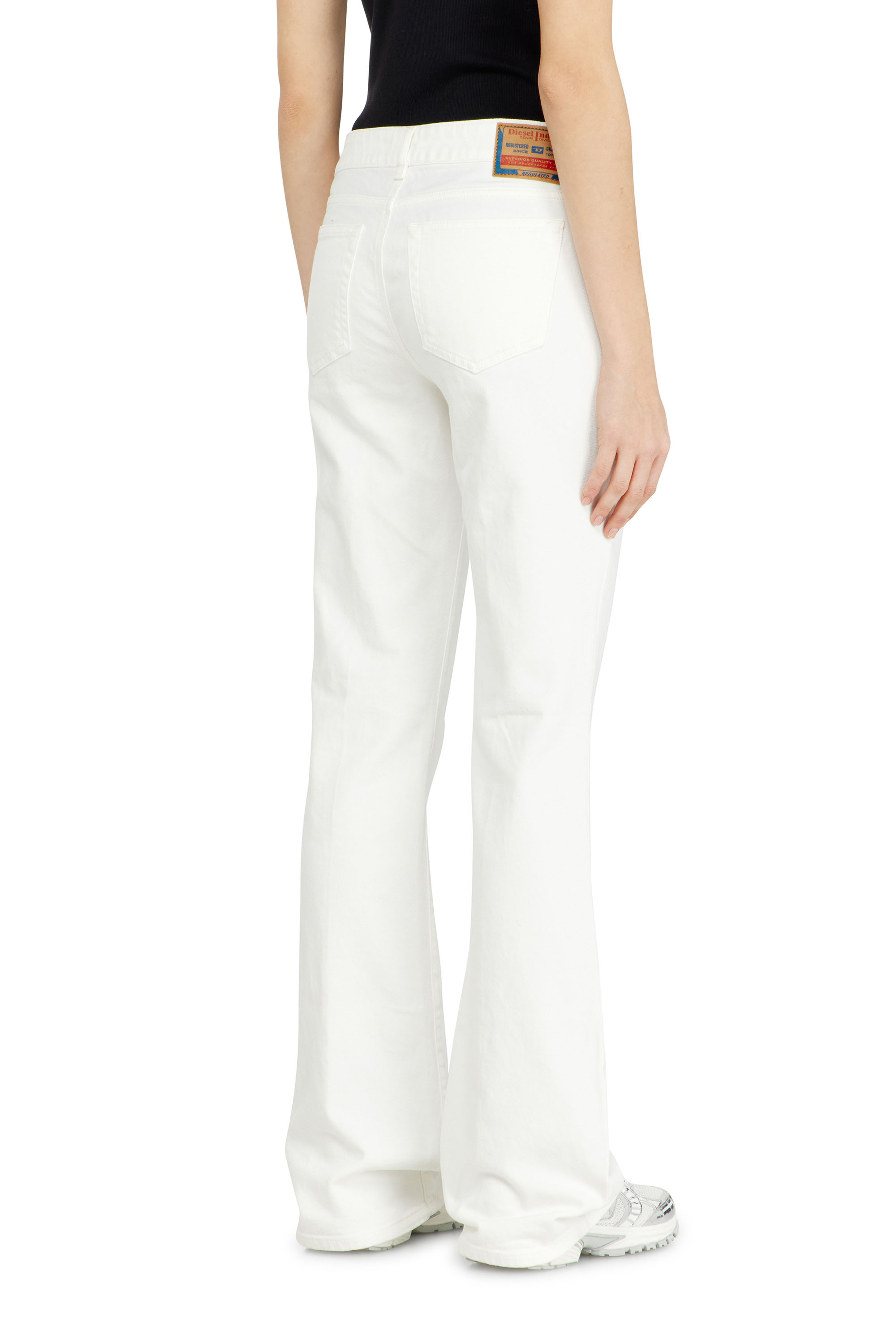 Diesel - Bootcut Jeans 1969 D-Ebbey 09D63 Femme, Blanc - Image 3