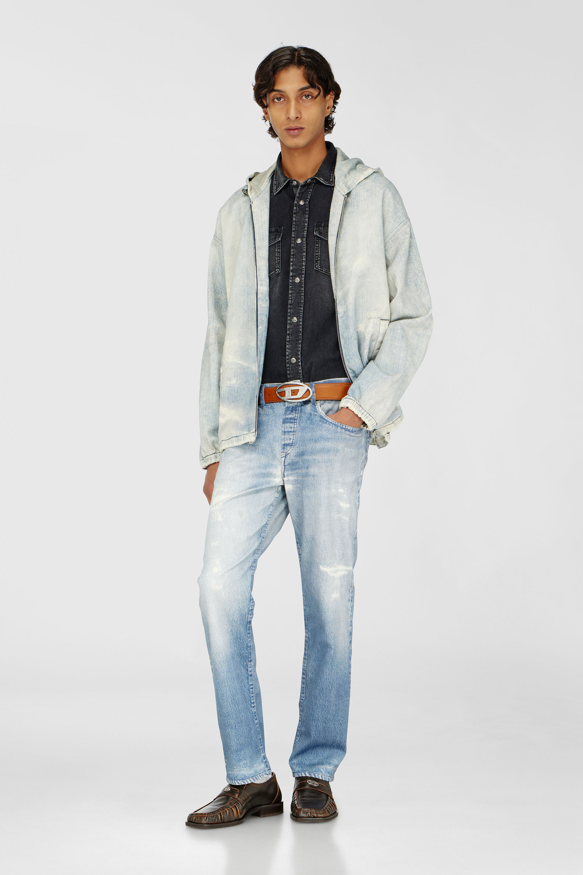 Diesel - D-WYNNY JOGG, Herren Hooded JoggJeans jacke mit trompe-l&rsquo;oeil in Hellblau - 2