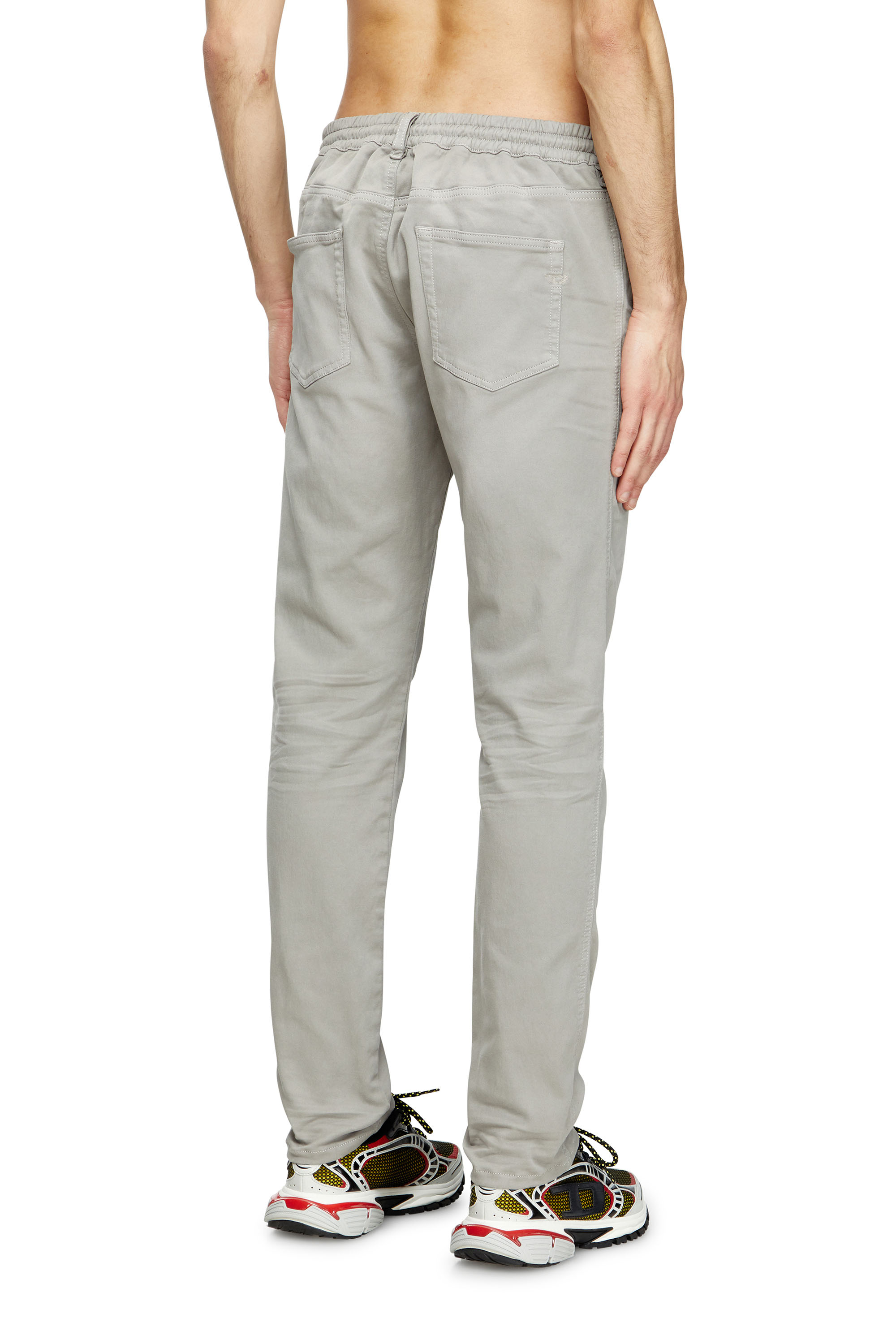 Diesel - Slim 2060 D-Strukt Joggjeans® 0670M Uomo, Grigio - Image 3