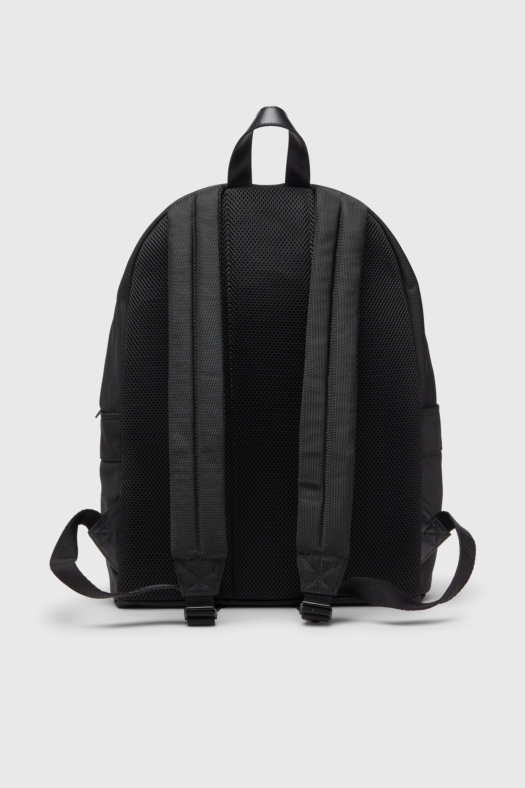 Diesel - MULTI-PKTS BACKPACK X, Unisex Multi-Pkts - Rucksack aus Nylon mit Fronttaschen in Schwarz - 2
