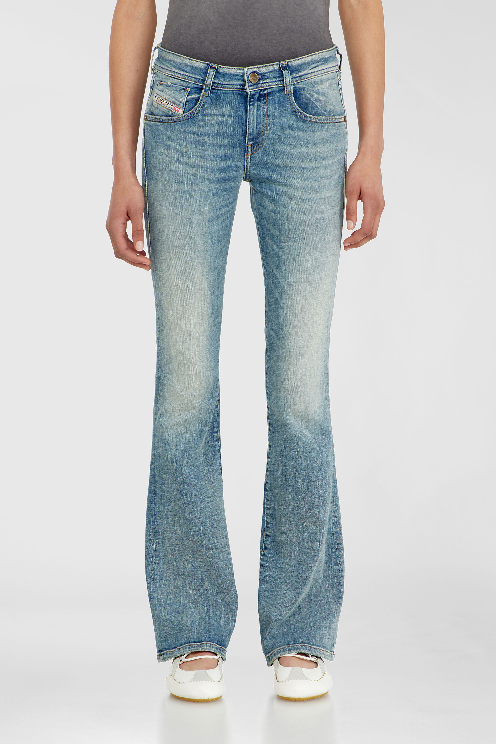 Diesel - Bootcut Jeans 1969 D-Ebbey 09P42 Donna, Blu Chiaro - Image 4