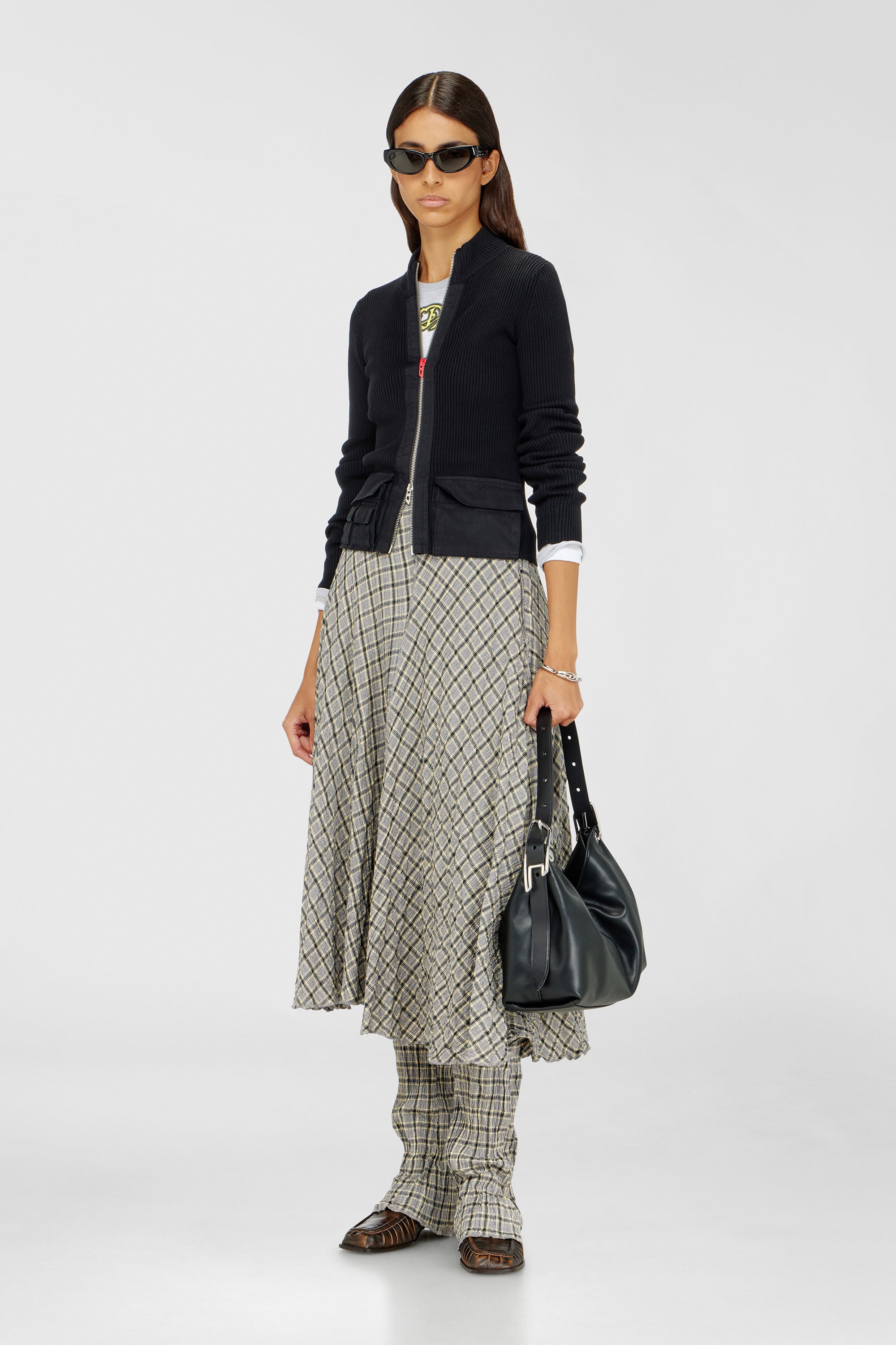 Diesel - M-MELISSA, Cardigan a costine con tasche cargo Donna in Nero - 2