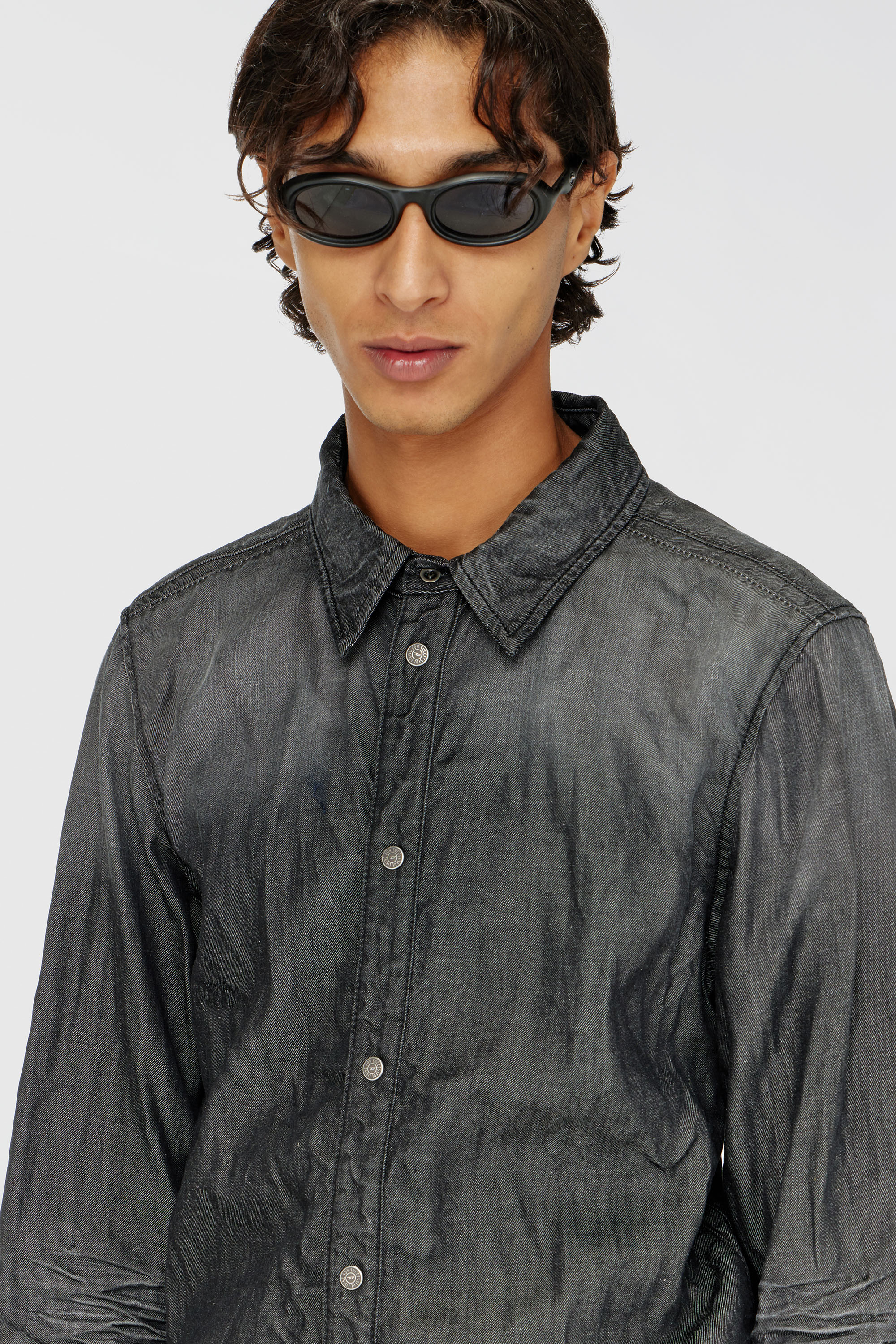 Diesel - D-SYNAR-FSJ2, Camicia in denim stropicciato Uomo in Grigio - 5