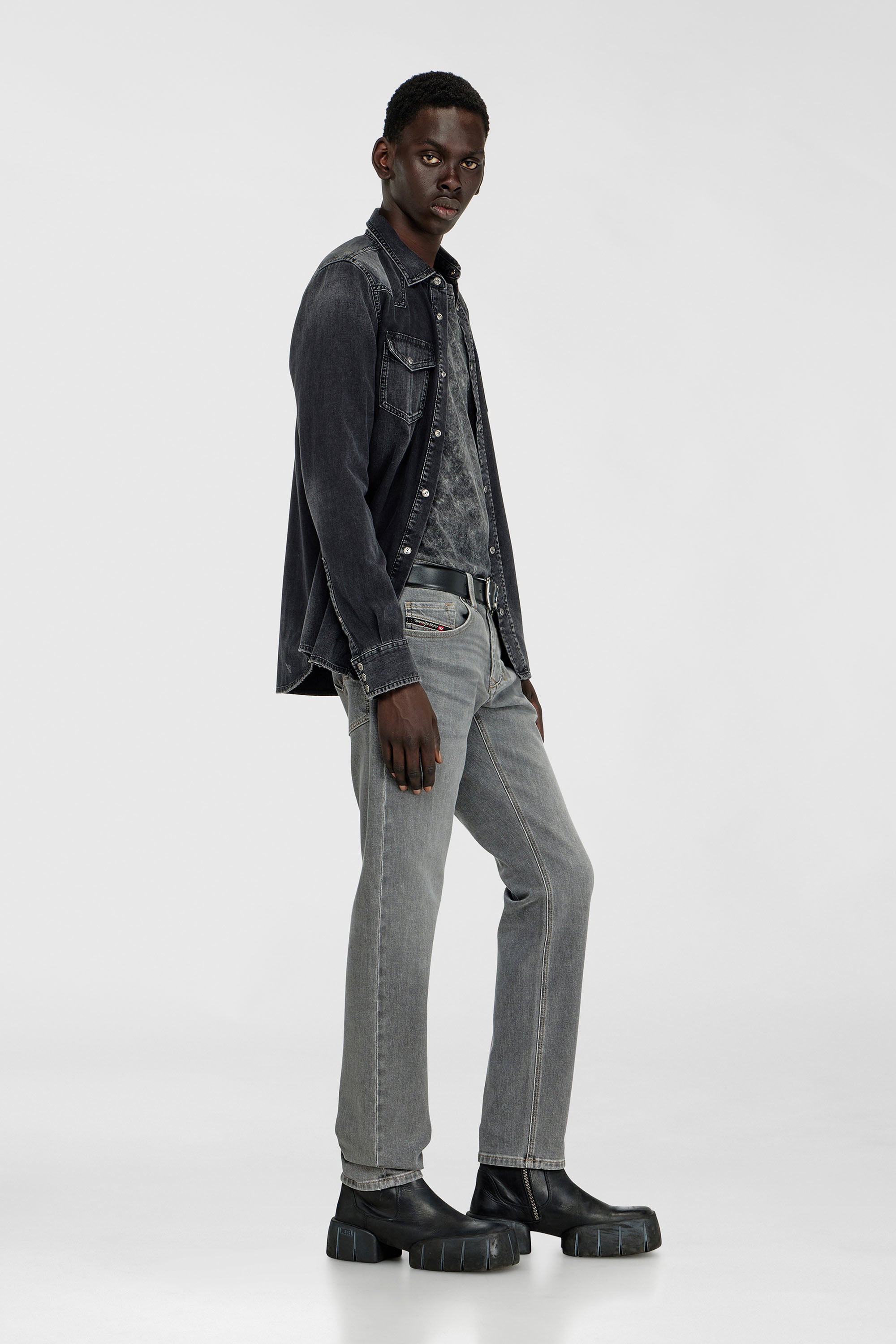 Diesel - Herren Regular Jeans 1986 Larkee-Beex 0KBBI, Grau - 2