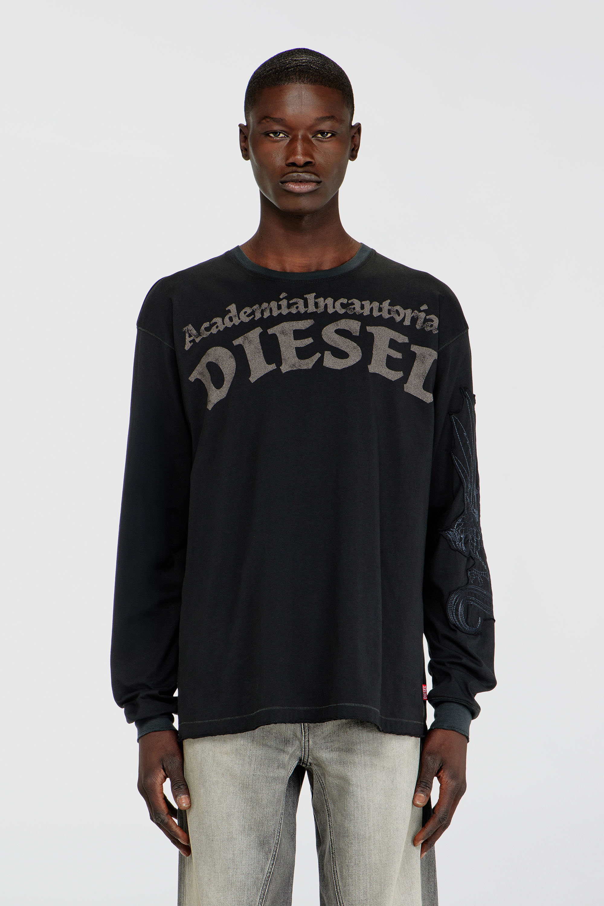 Diesel - T-NORM-LS-AA3, T-shirt manches longues avec imprim&eacute;s et patchs Homme in Noir - 1