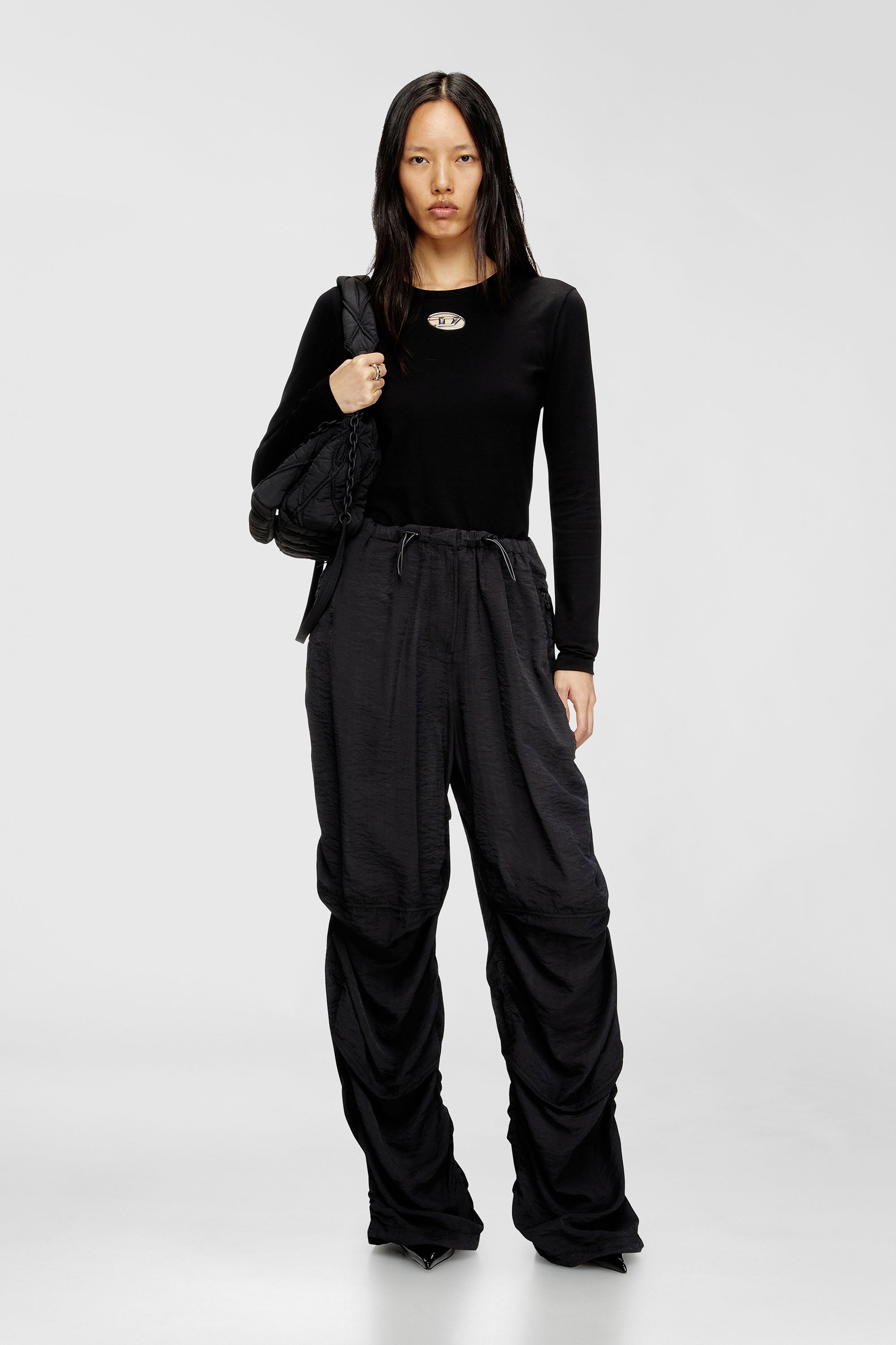 Diesel - T-UNCUTIE-LONG-LS-OD, Top a maniche lunghe con Oval D cut-out Donna in Nero - 2