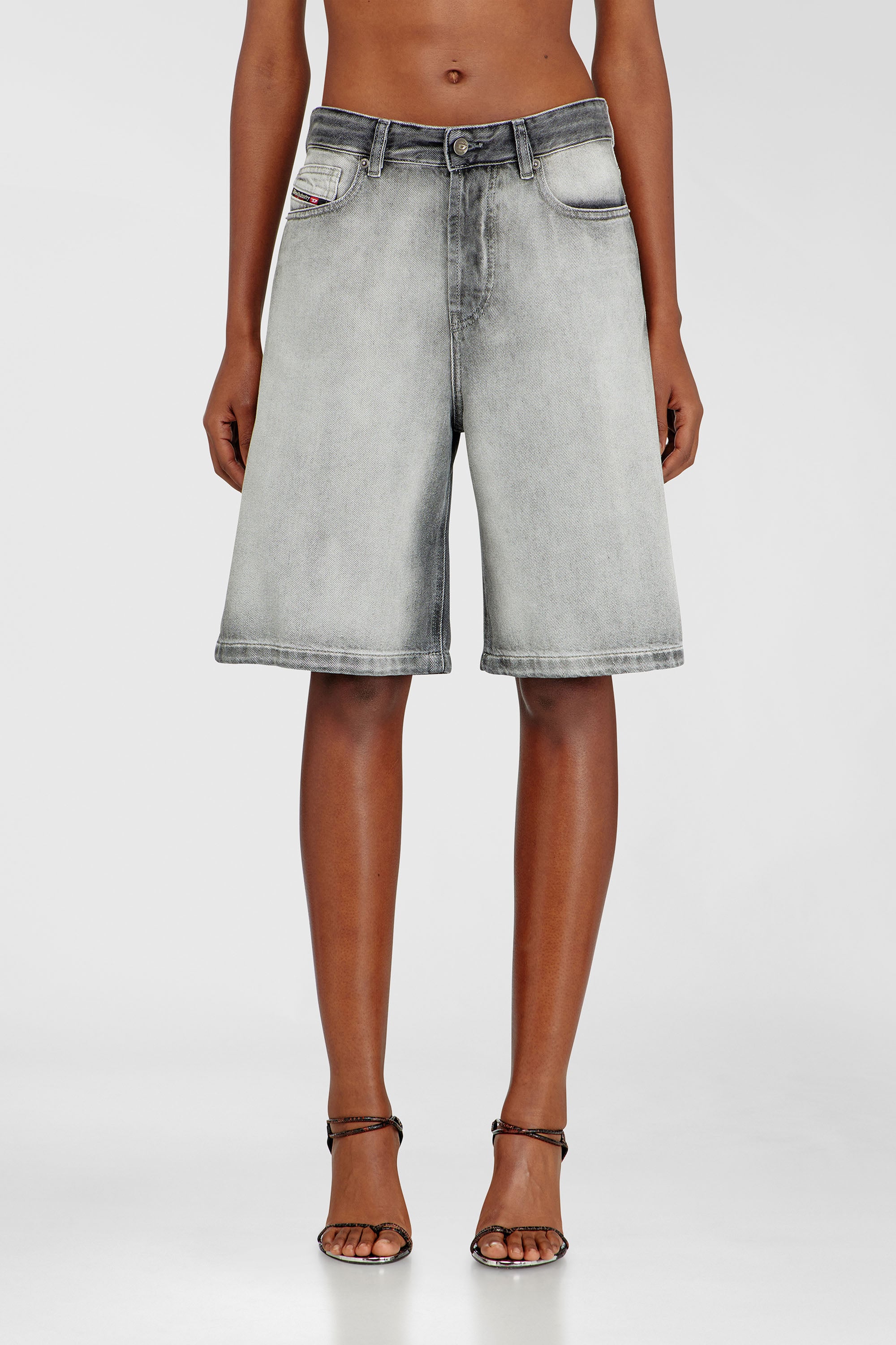 Diesel - DE-SIRE-SHORT-FSI, Shorts en denim skeleton doux Femme in Gris - 1