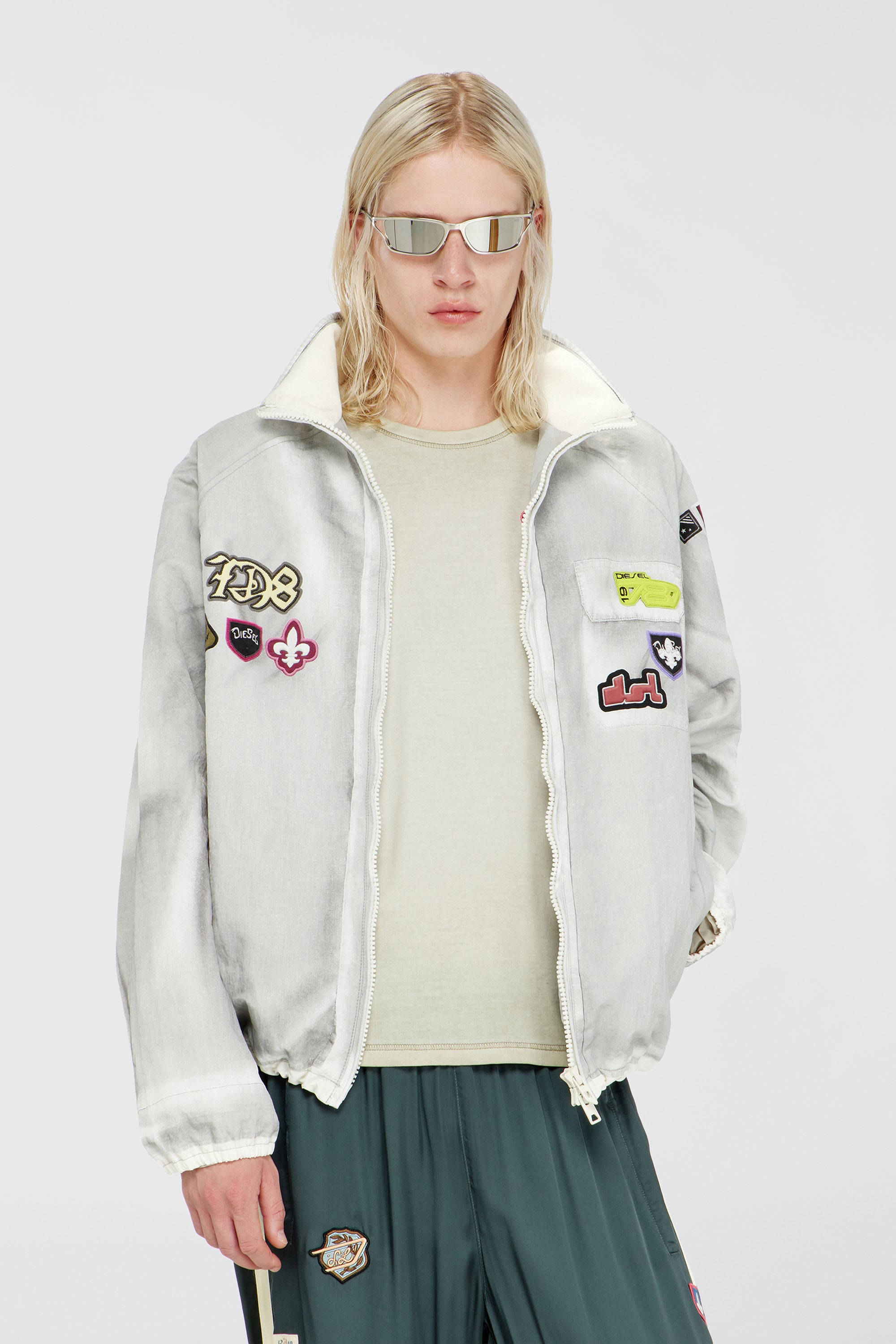 Diesel - J-PATCH, Giacca windbreaker con patch trompe l&rsquo;oeil Uomo in Grigio - 1