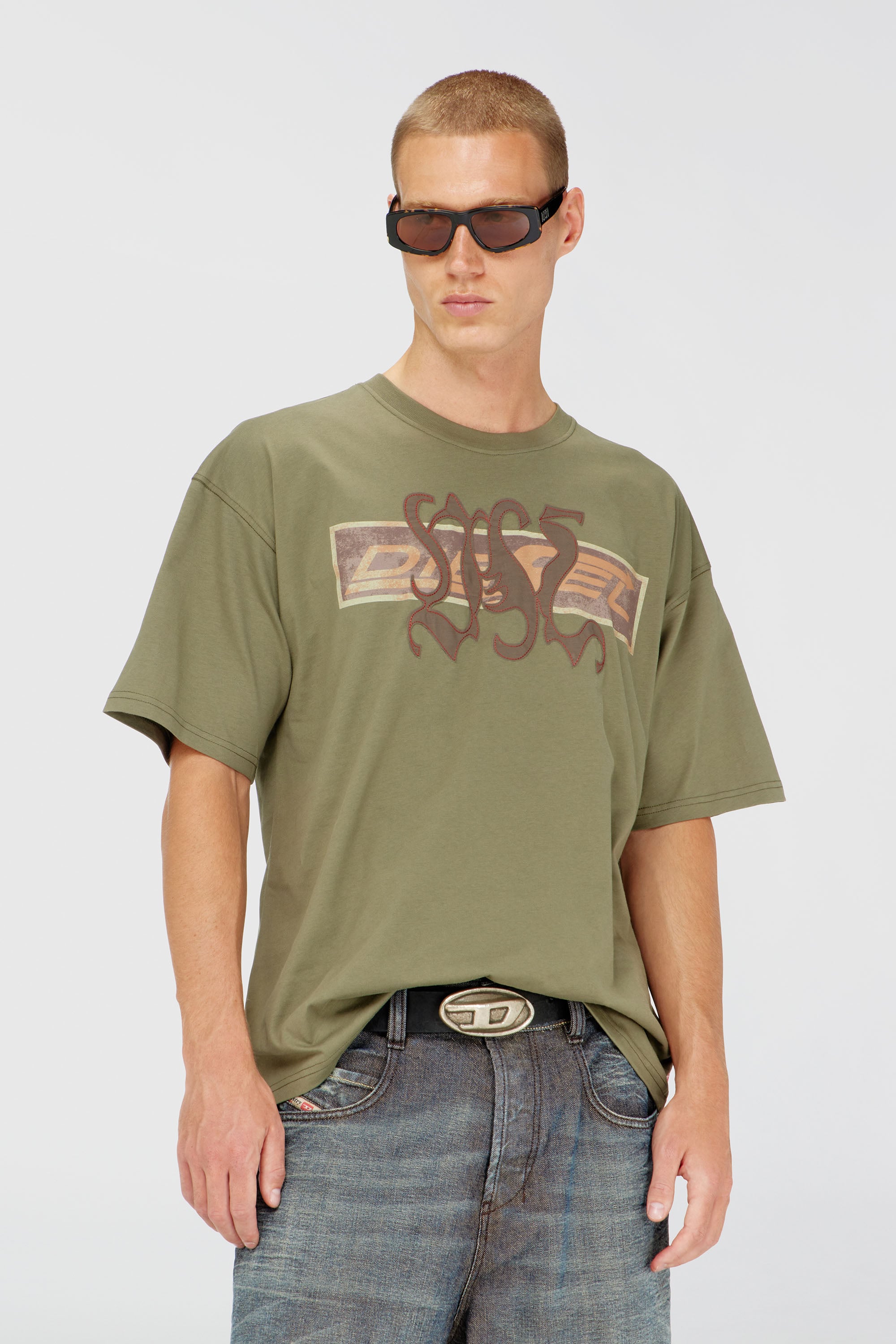 Diesel - T-BOXT-AA17, Herren T-shirt mit printed Graphic und patches in Armeegr&uuml;n - 1