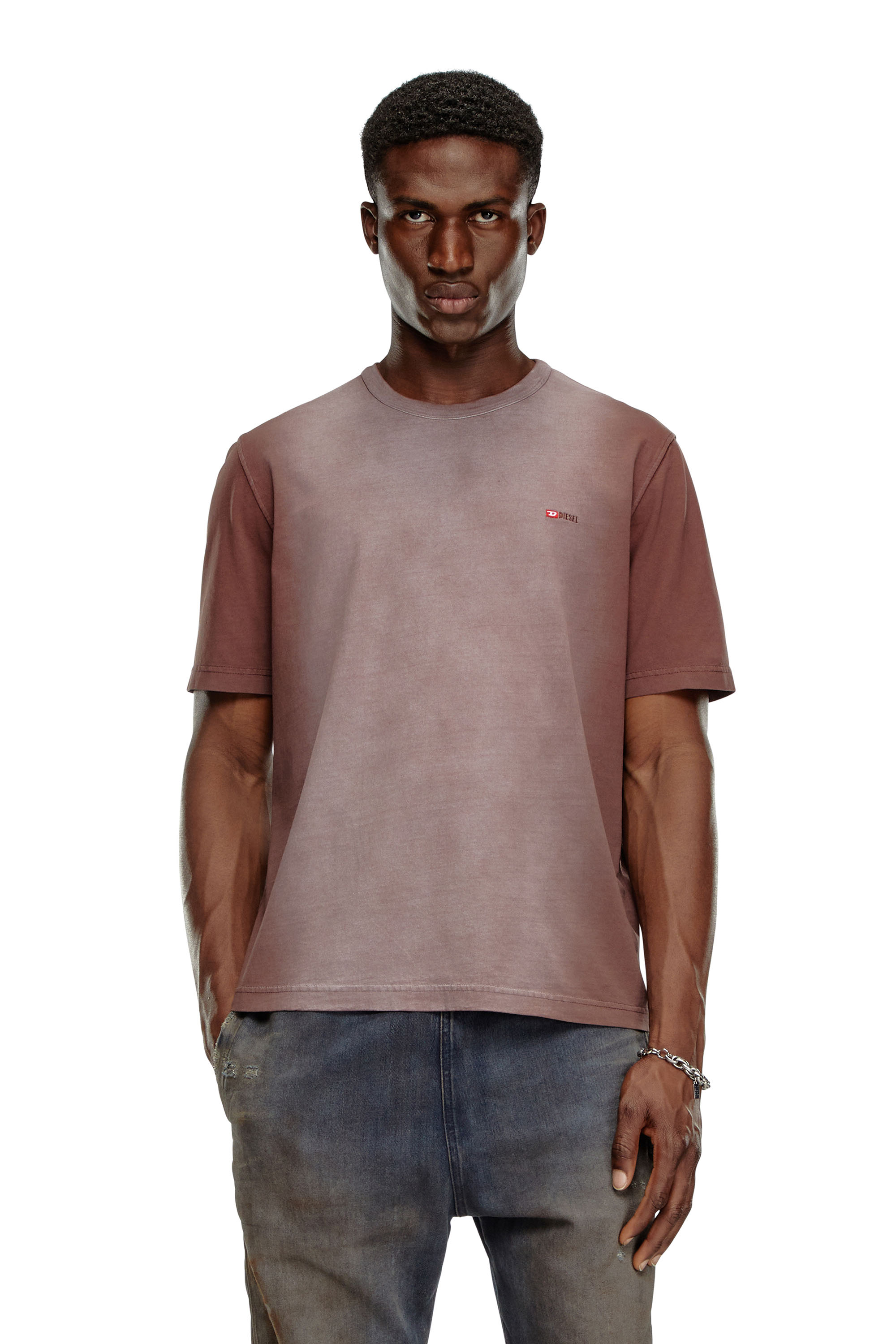 Diesel - T-ADJUST-Q2, Homme T-shirt en jersey de coton pulvérisé in Marron - Image 1