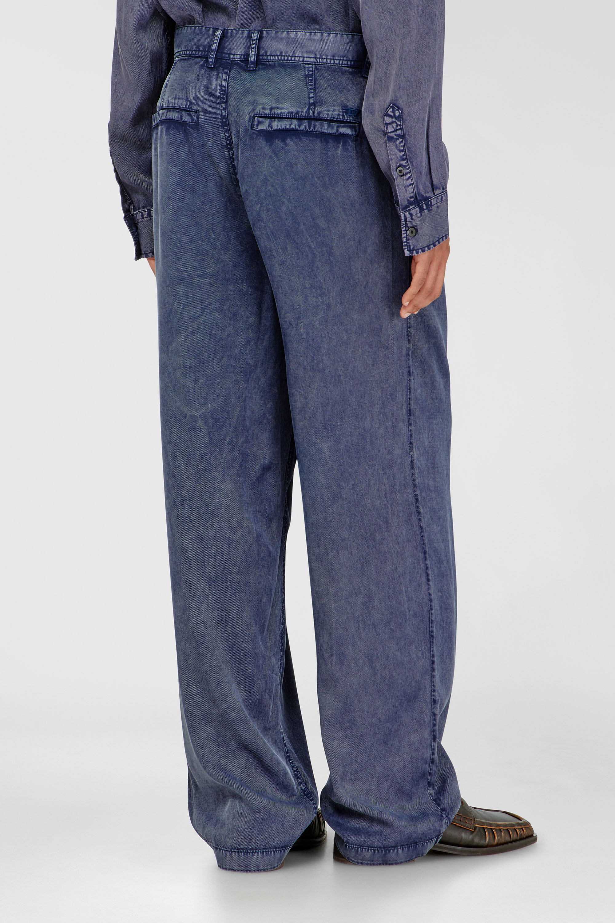 Diesel - P-FAUST-NIBC, Herren Wide-Leg-Hose aus Viskose in Denim-Optik in Mittelblau - 4