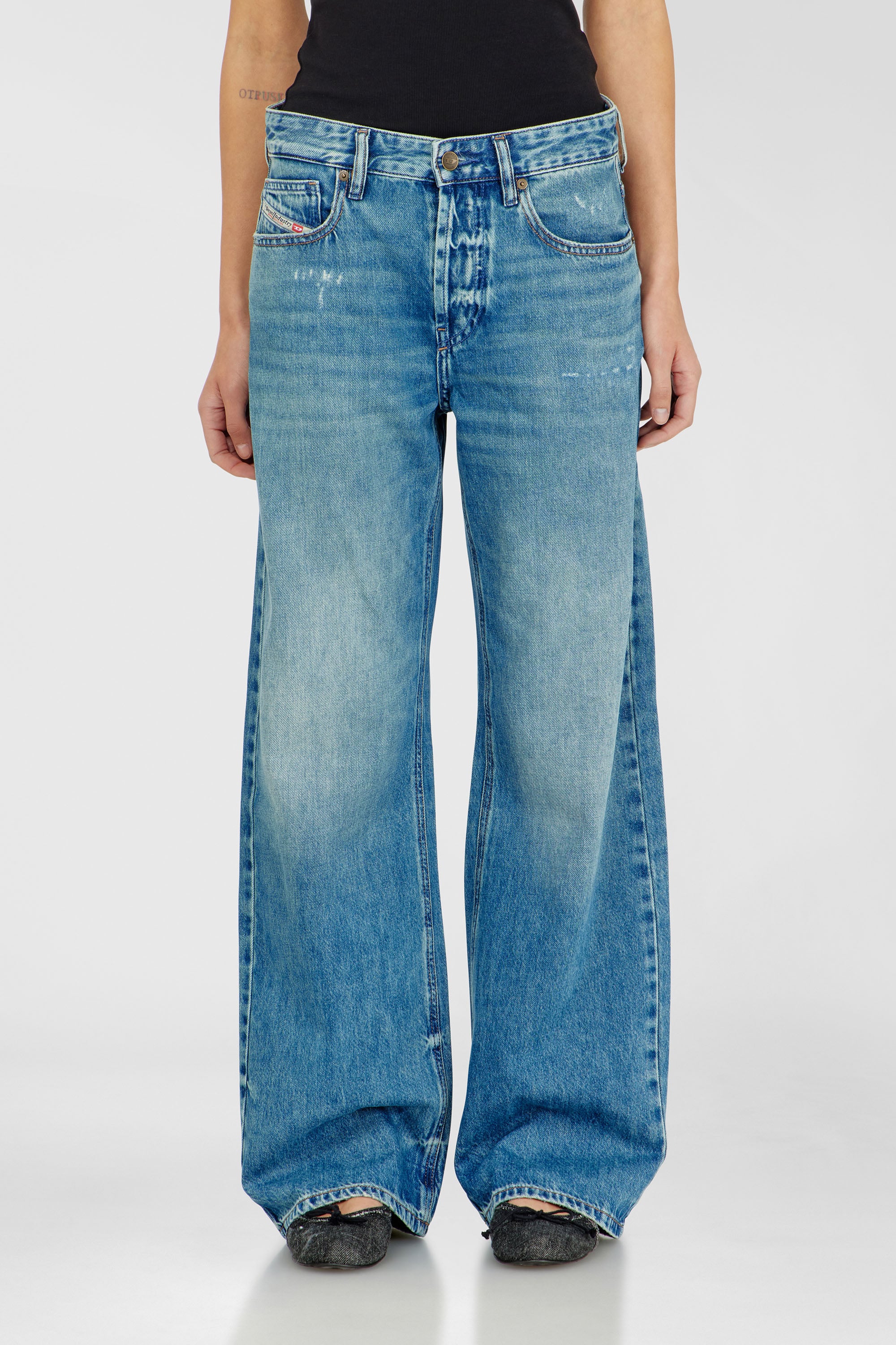 Diesel - Relaxed Jeans 1990 D-Waigee 0TJDI Femme, Bleu moyen - Image 1