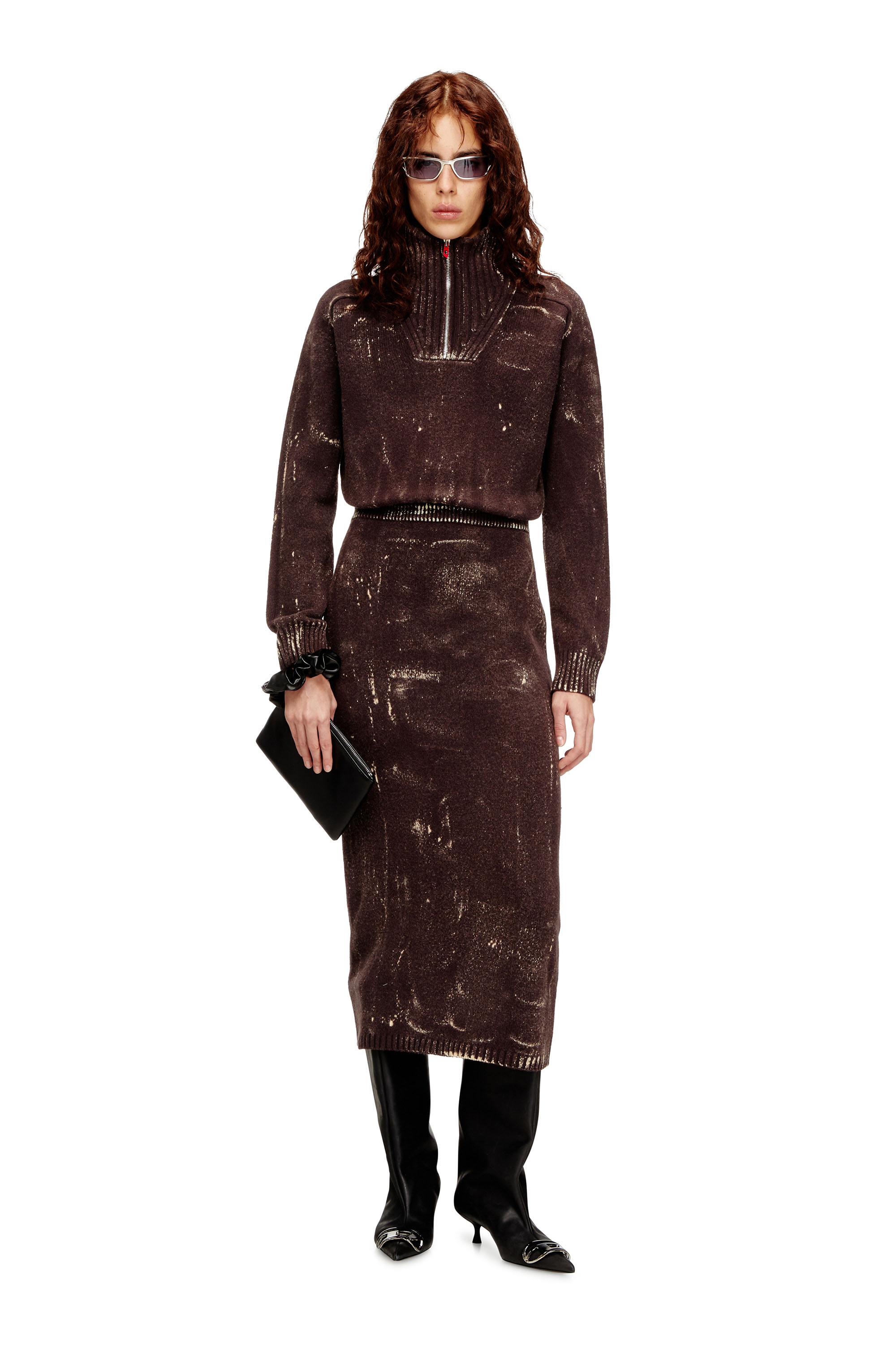 Diesel - M-MARCELLE, Robe midi en maille mélangée traitée Femme in Marron - 1