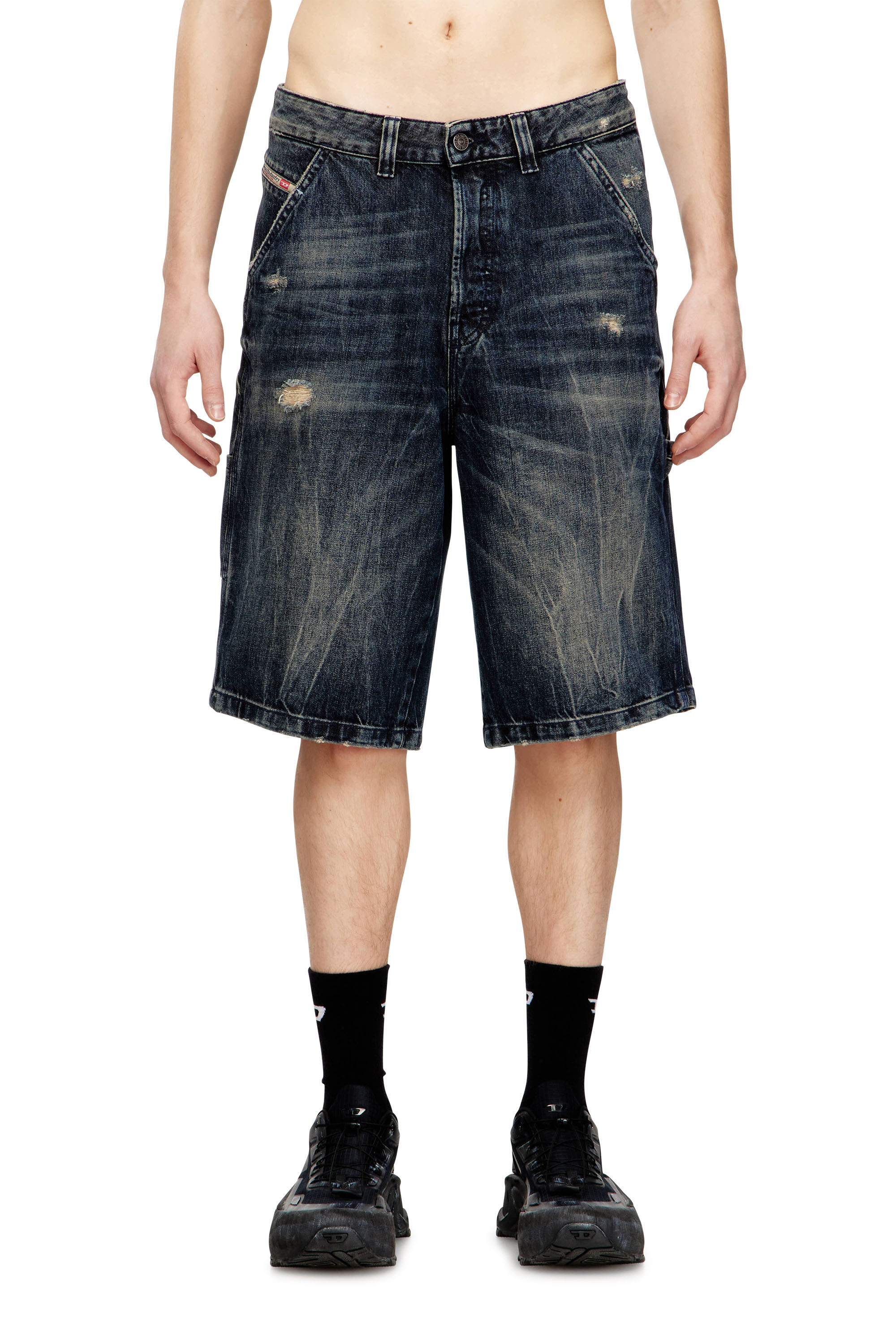 Diesel - D-LIVERY-W-SHORT, Shorts in denim a vestibilit&agrave; rilassata con abrasioni Uomo in Blu - 1